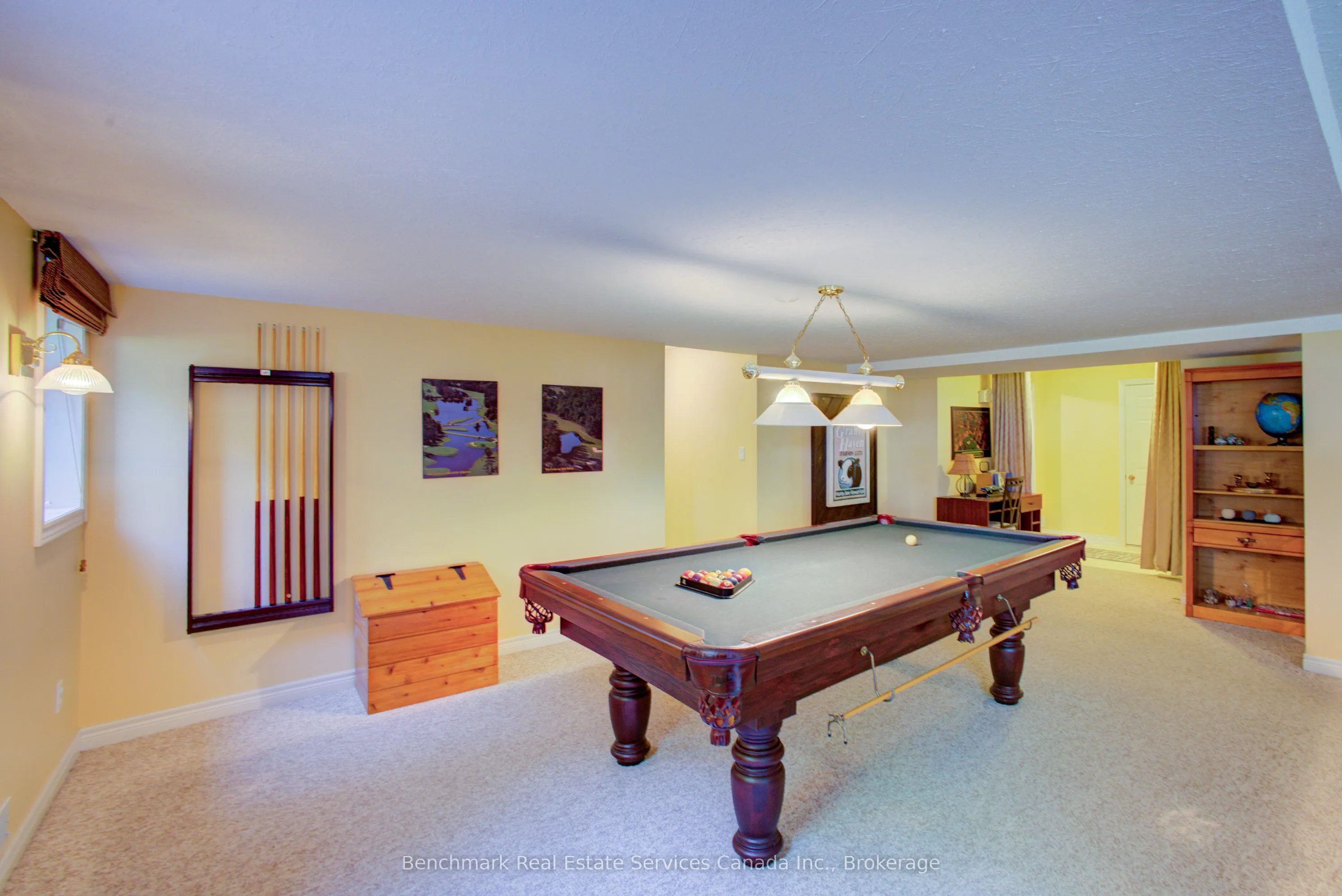 10 OAKWOOD Court