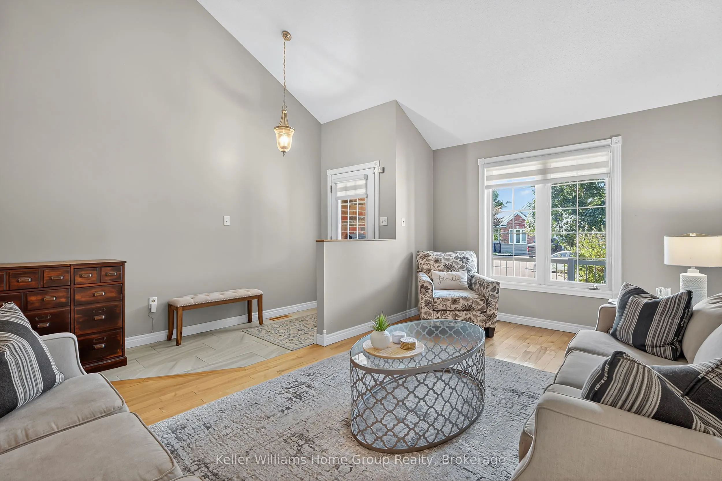 89 Schroder Crescent