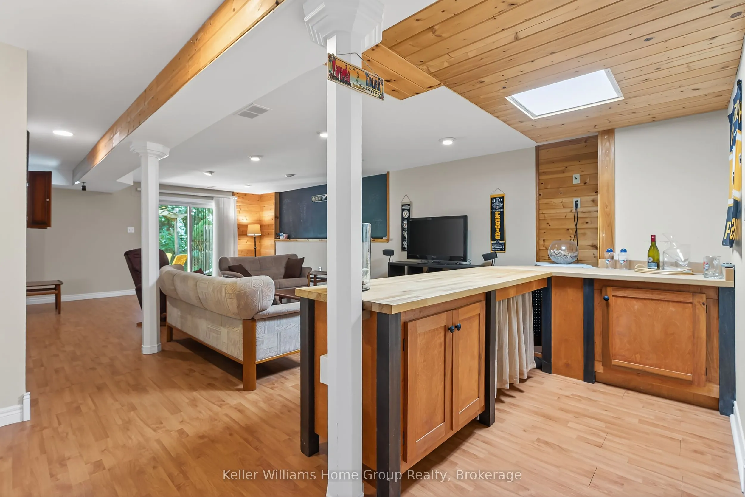 89 Schroder Crescent