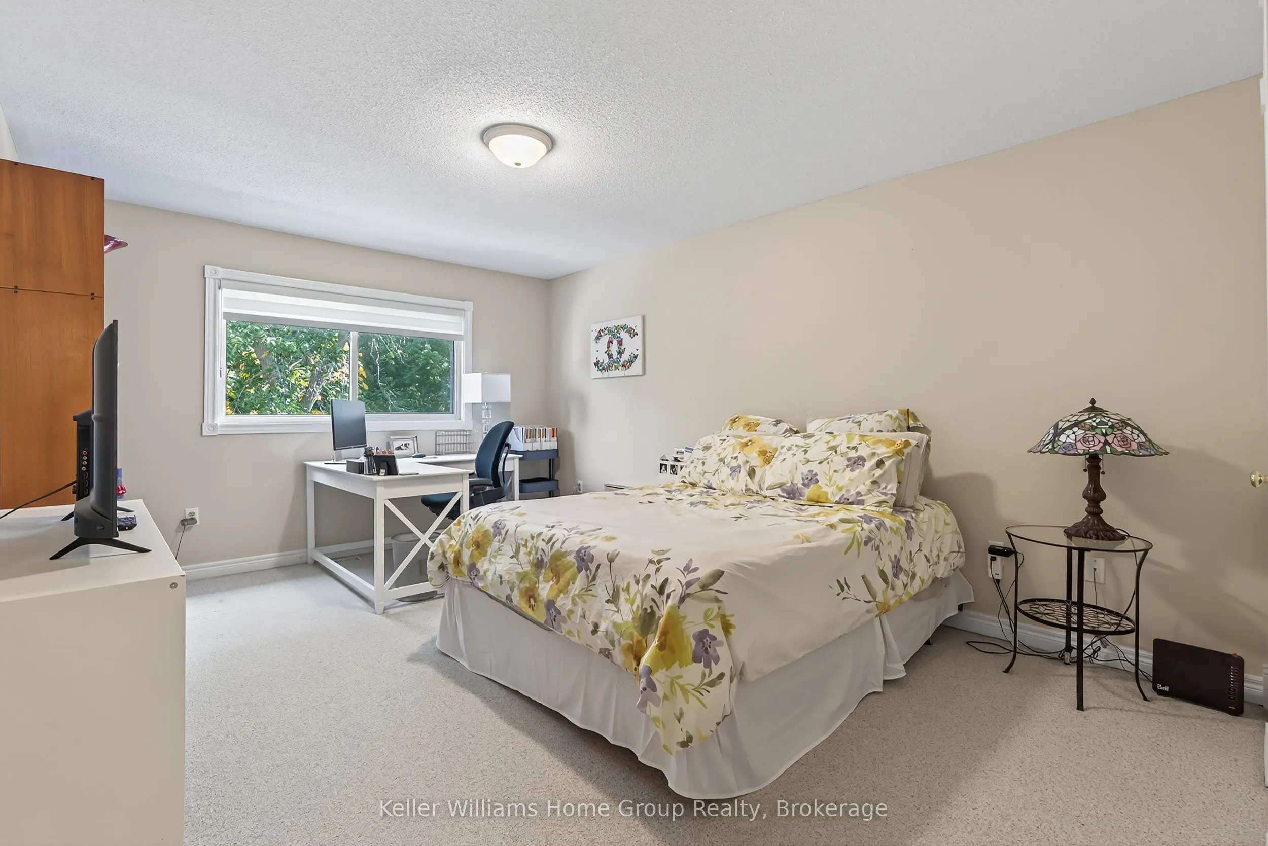 89 Schroder Crescent