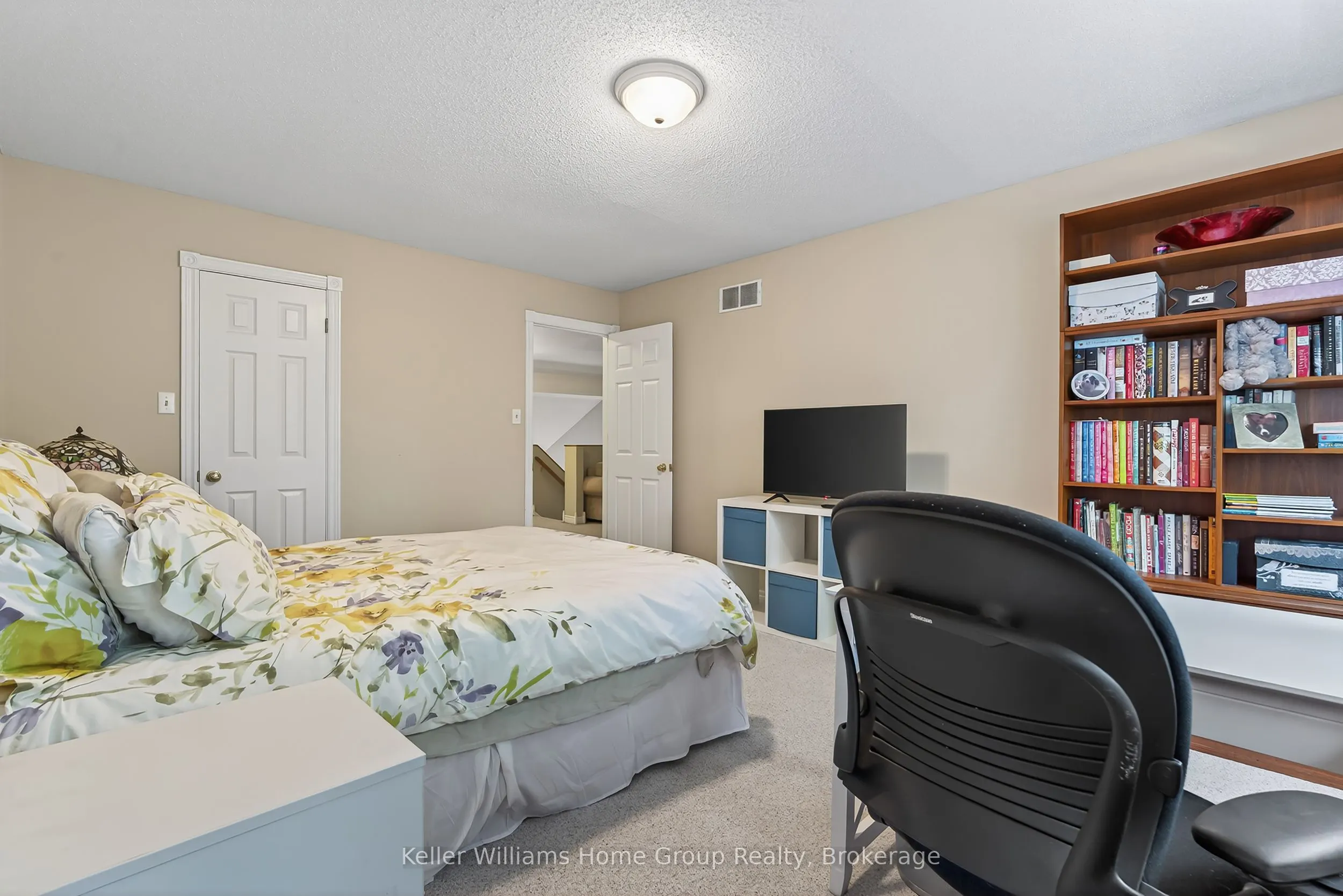 89 Schroder Crescent