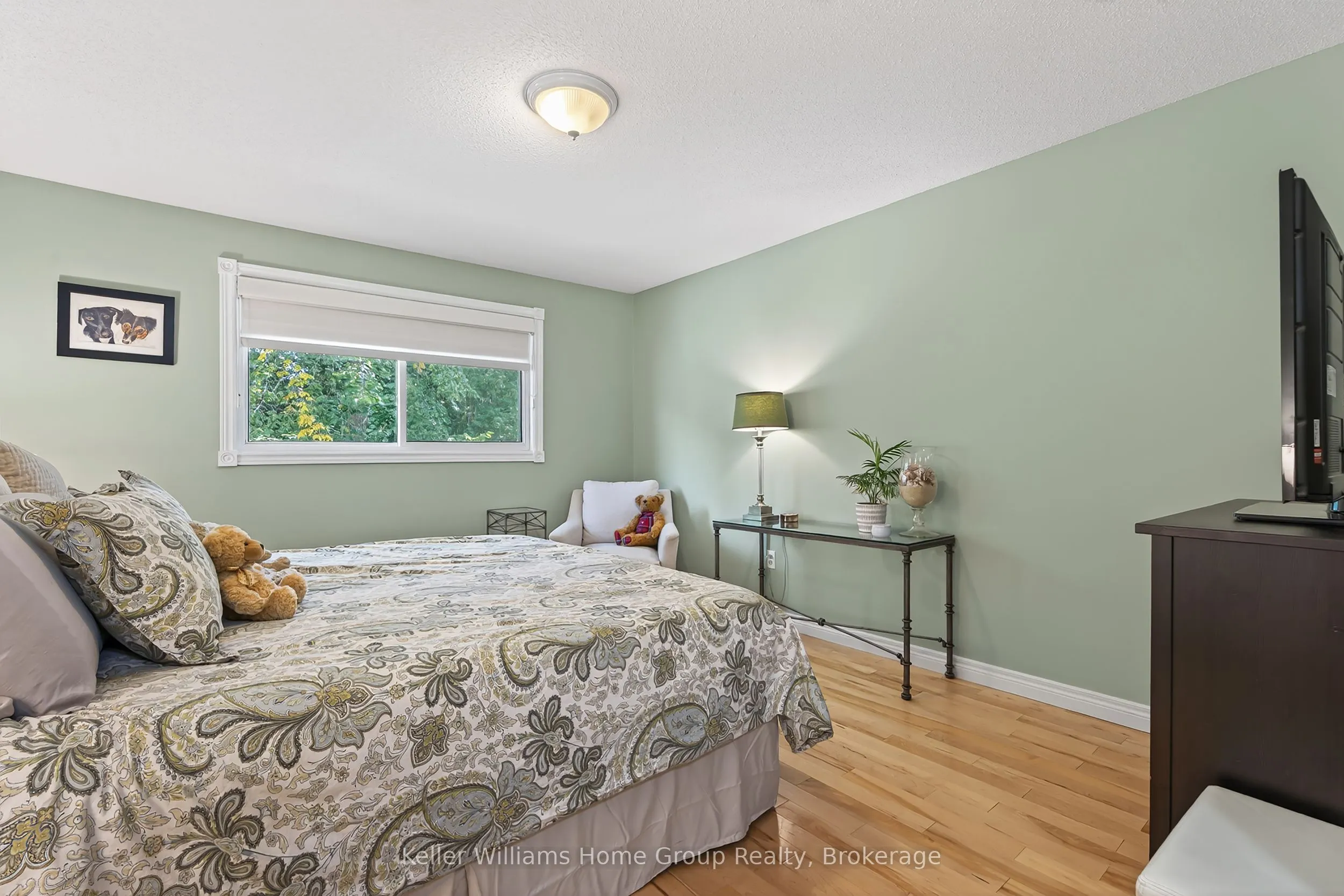 89 Schroder Crescent