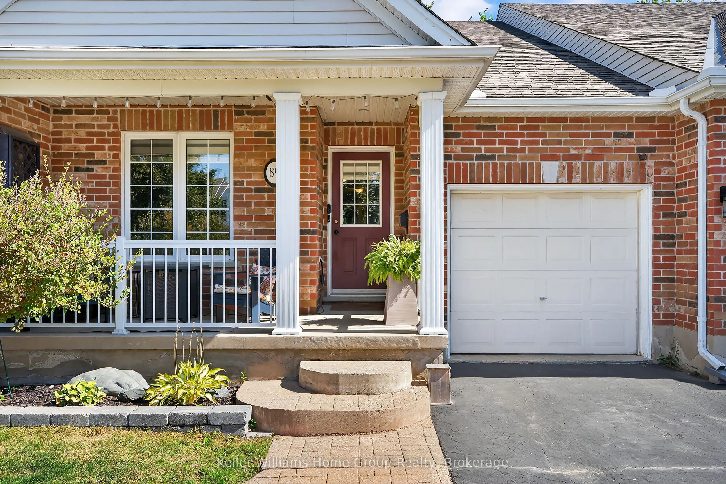 89 Schroder Crescent