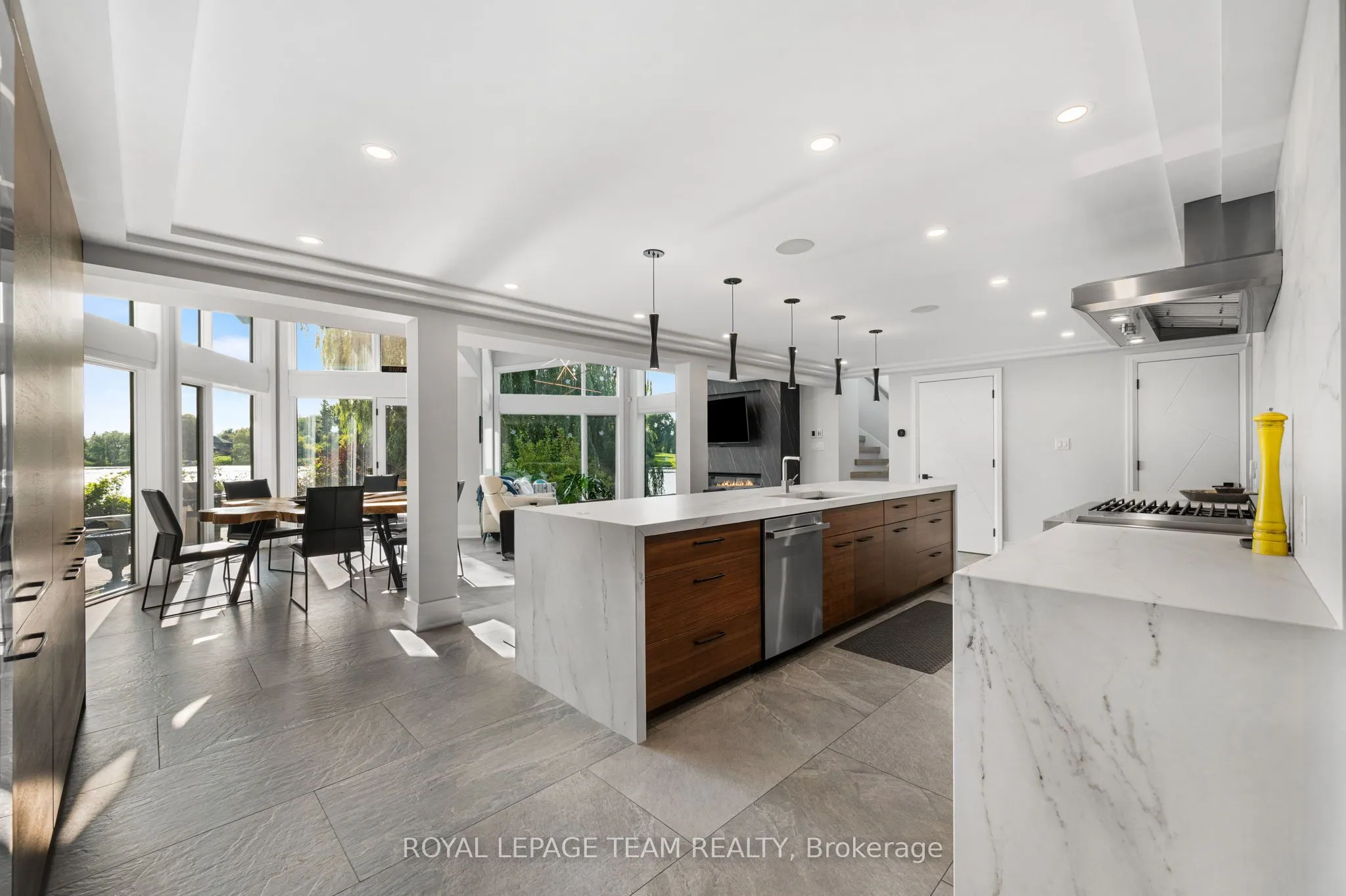 2318 Summerside Drive