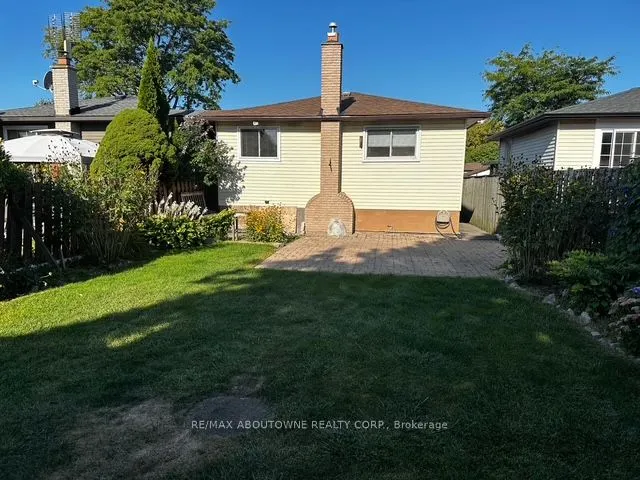597 UPPER PARADISE Road