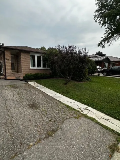 597 UPPER PARADISE Road