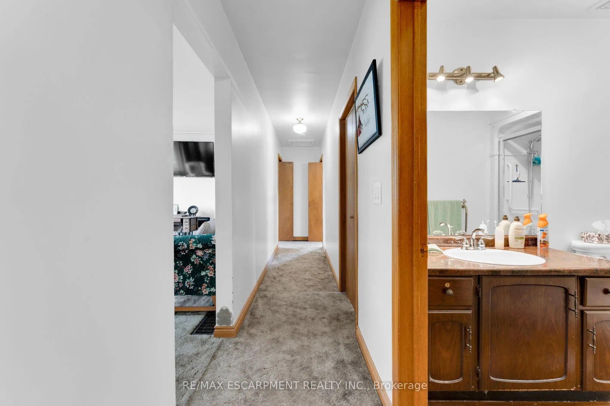 2986 Grimsby Road