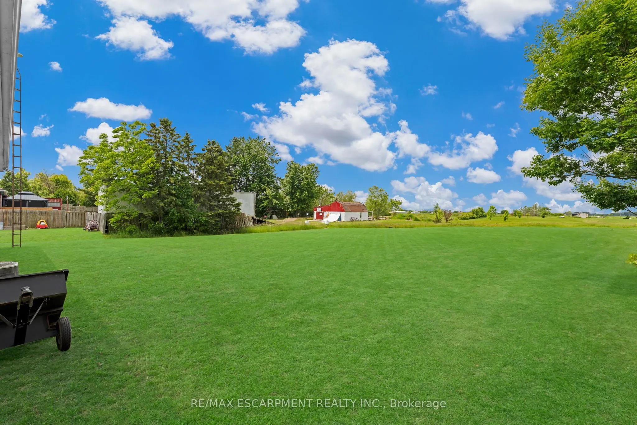 2986 Grimsby Road