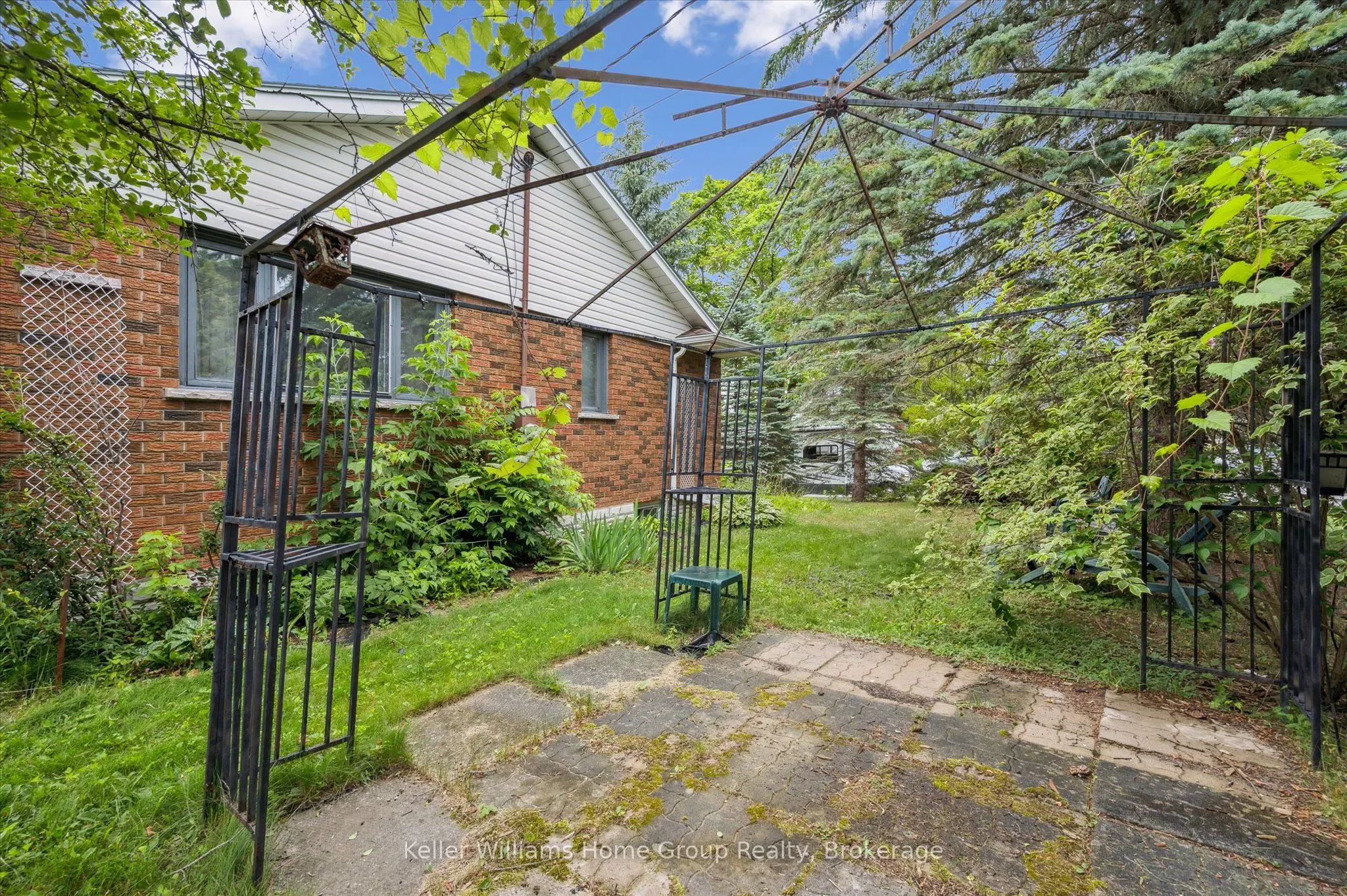 16 Eleanor Court