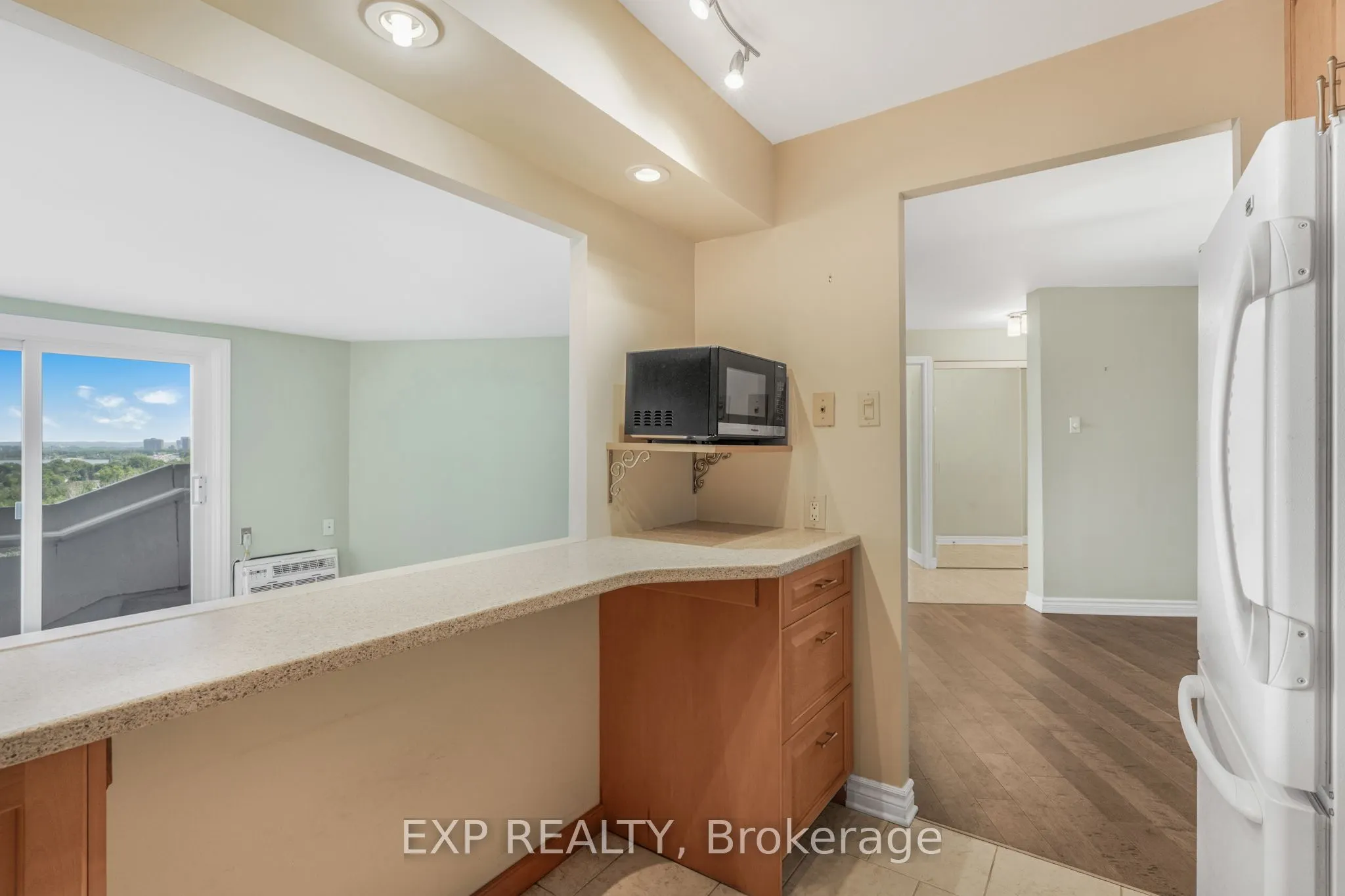 1081 AMBLESIDE Drive, #1501