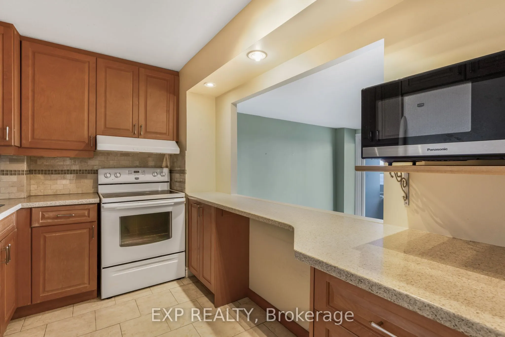 1081 AMBLESIDE Drive, #1501