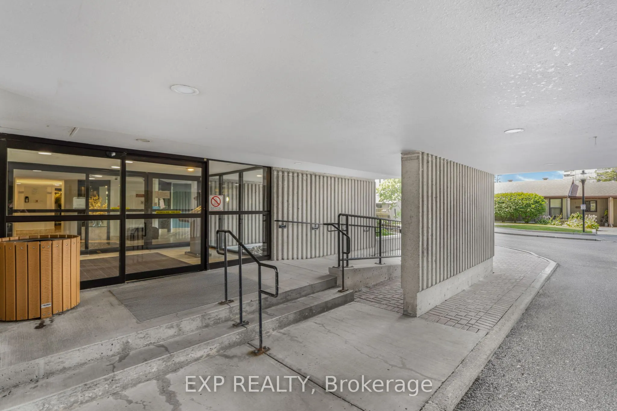 1081 AMBLESIDE Drive, #1501