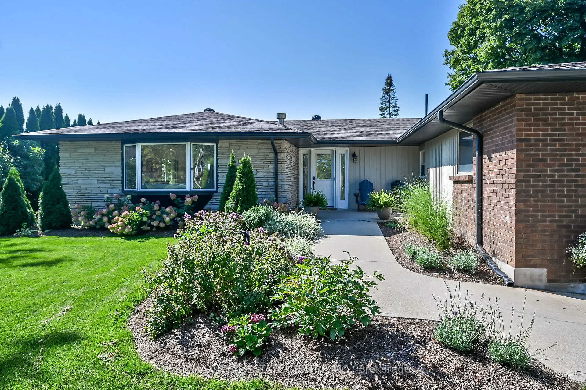 2121 Golf Club Road
