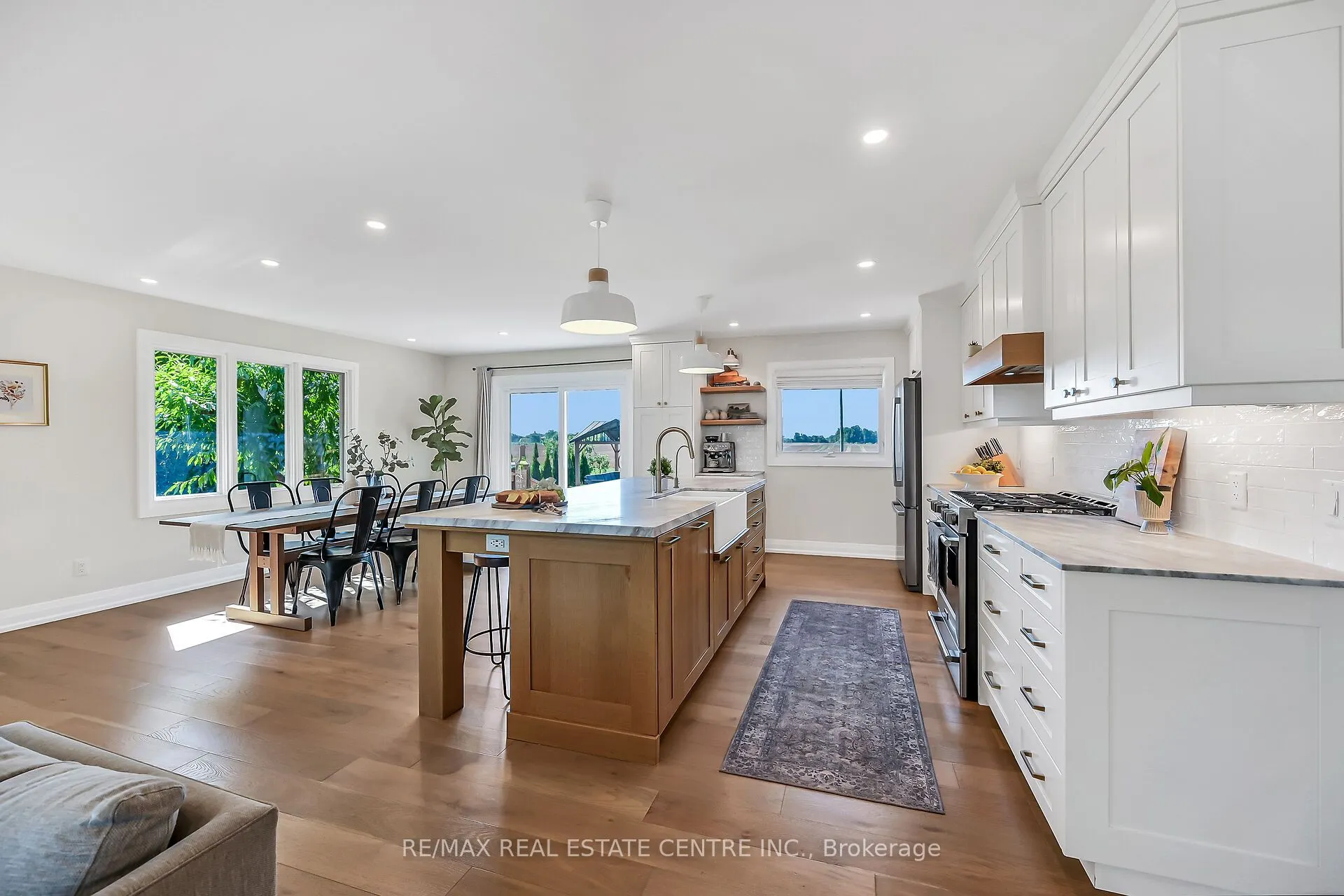 2121 Golf Club Road
