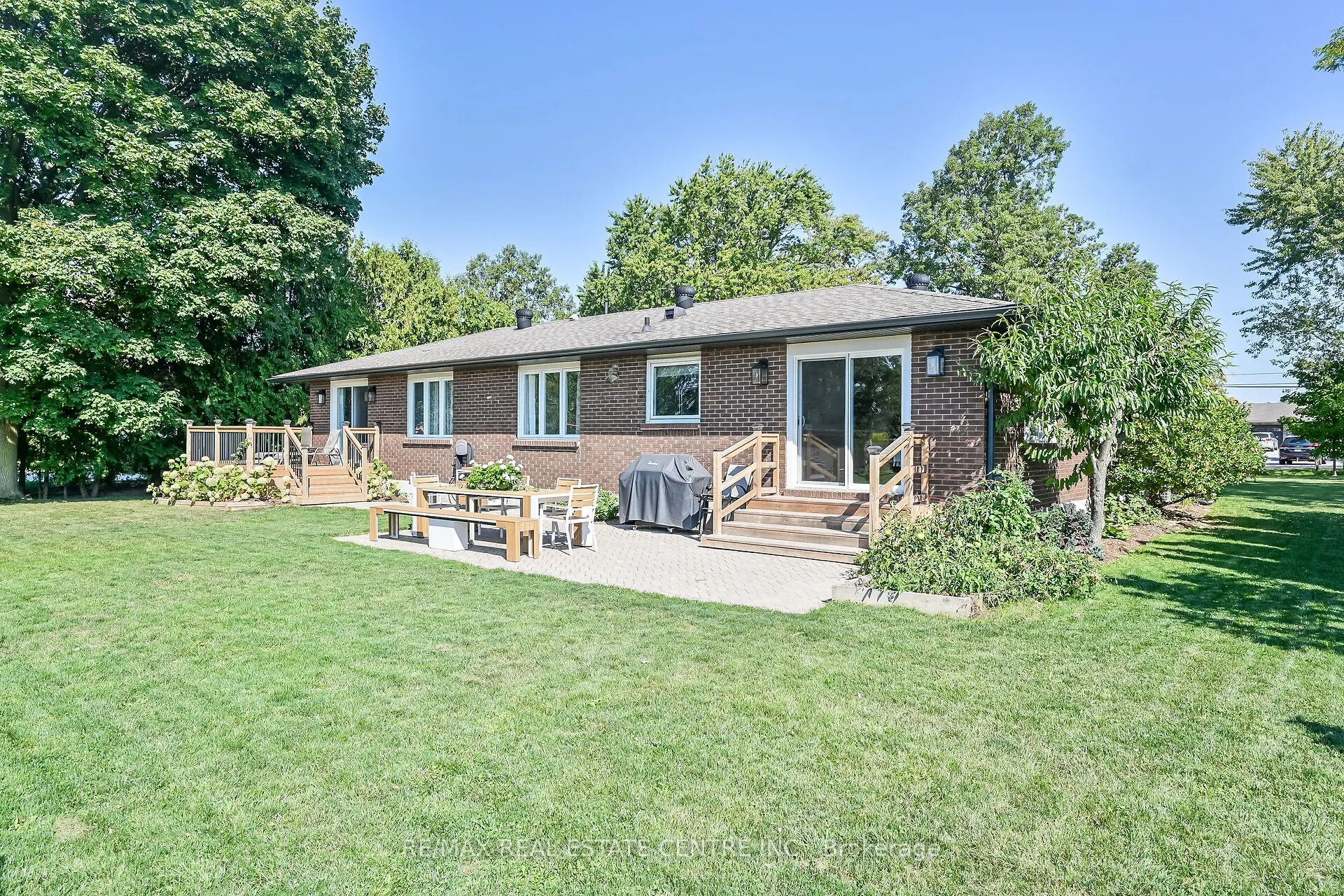 2121 Golf Club Road