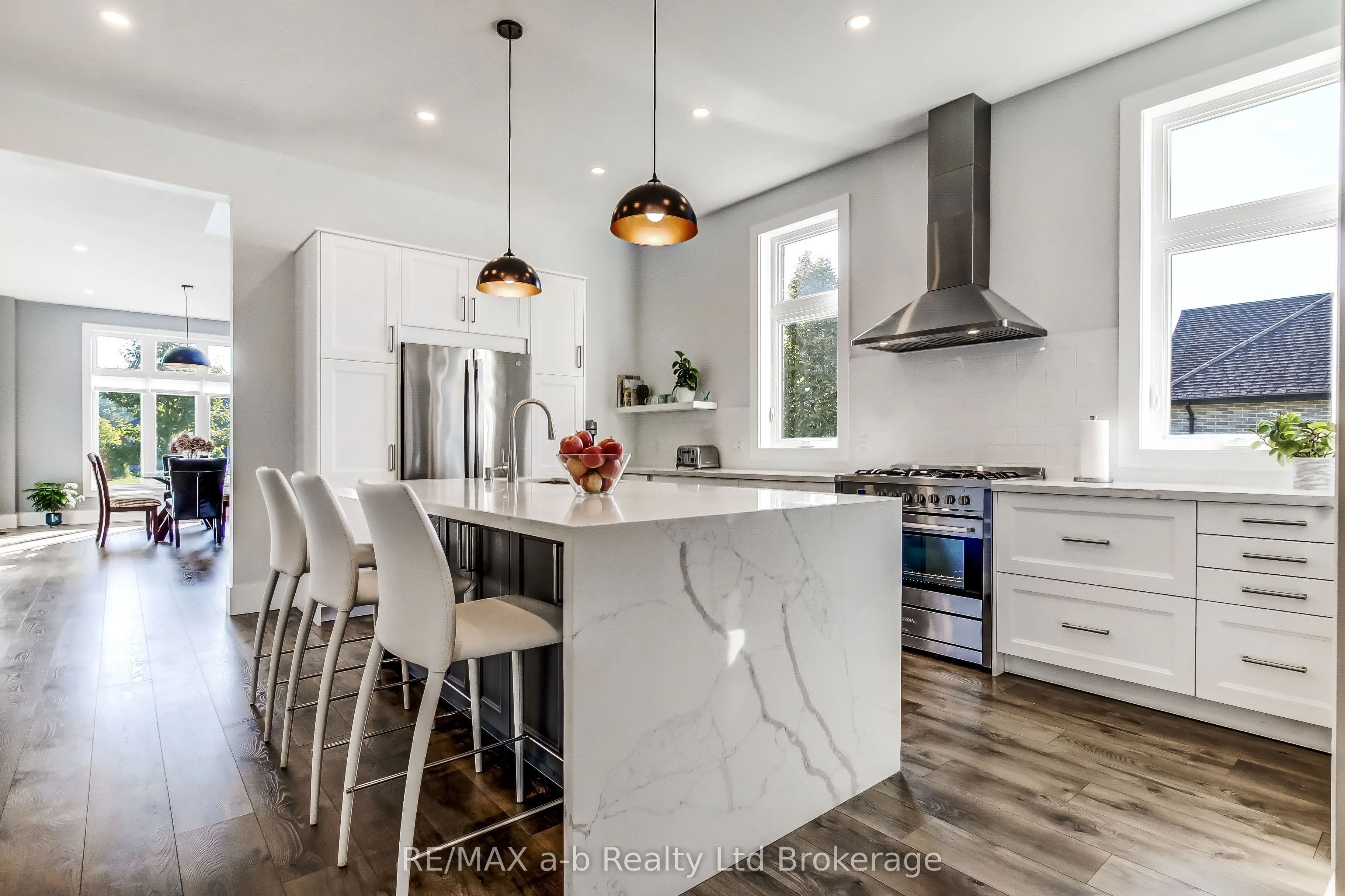 48 OTTERVIEW Drive