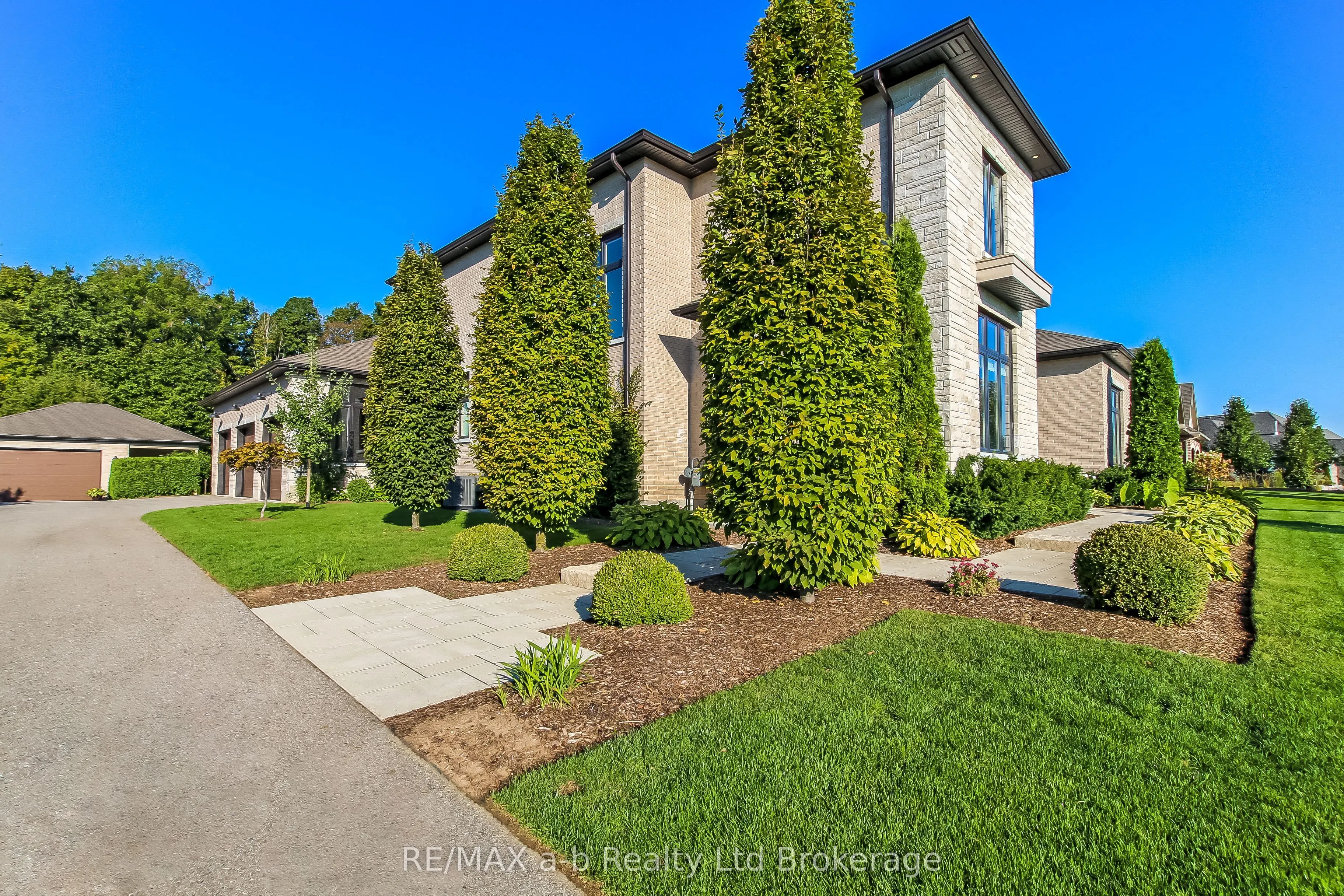 48 OTTERVIEW Drive