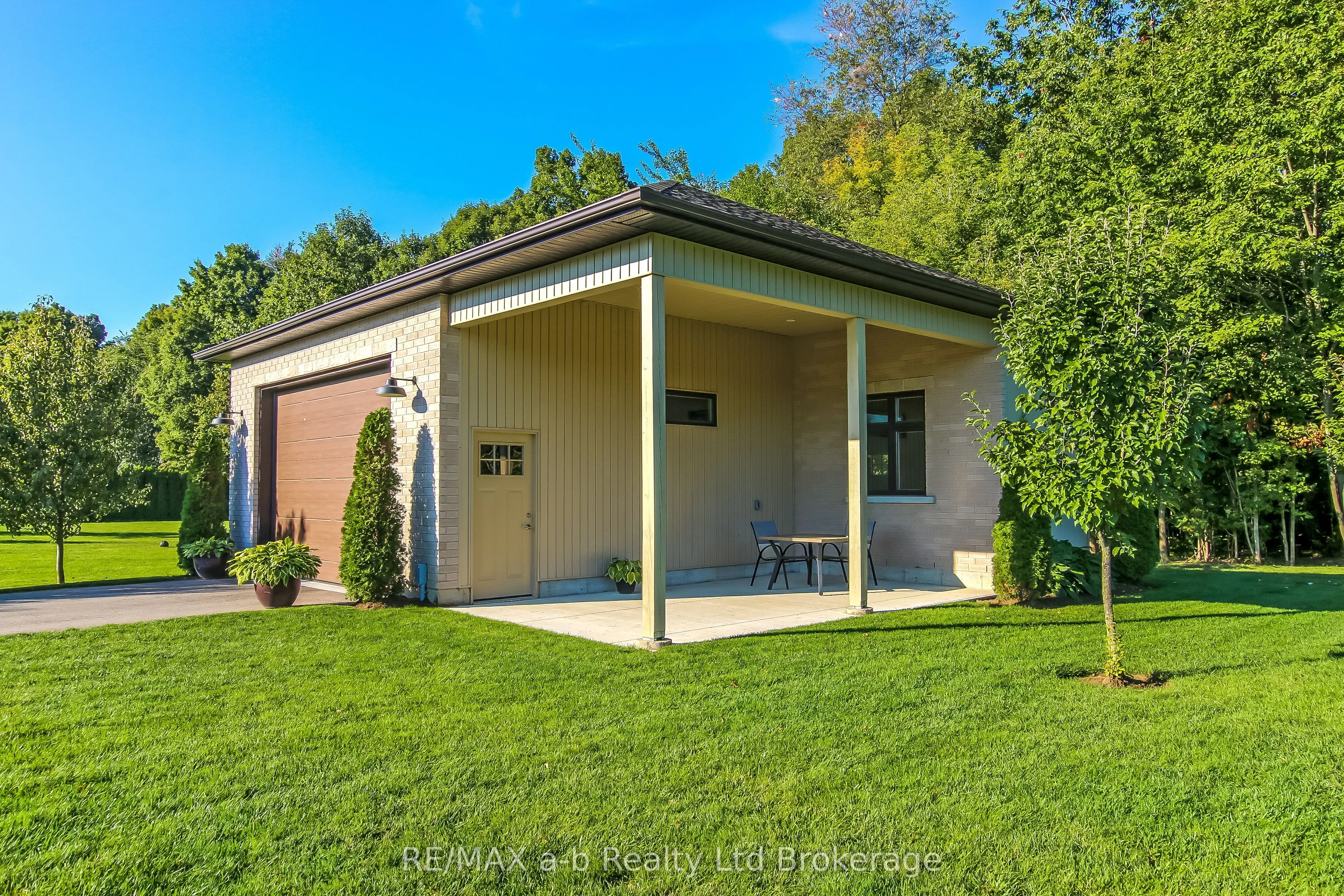 48 OTTERVIEW Drive