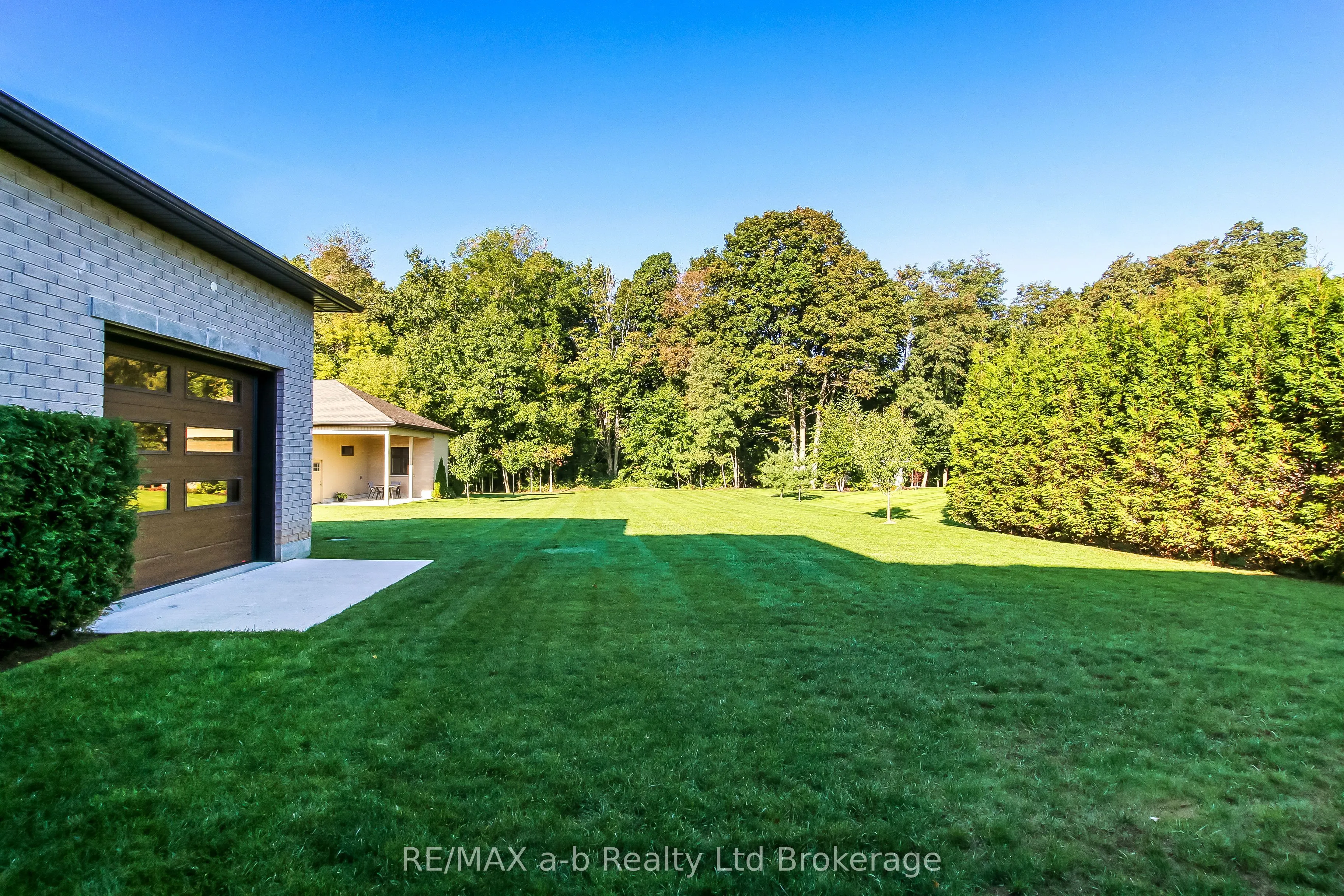 48 OTTERVIEW Drive