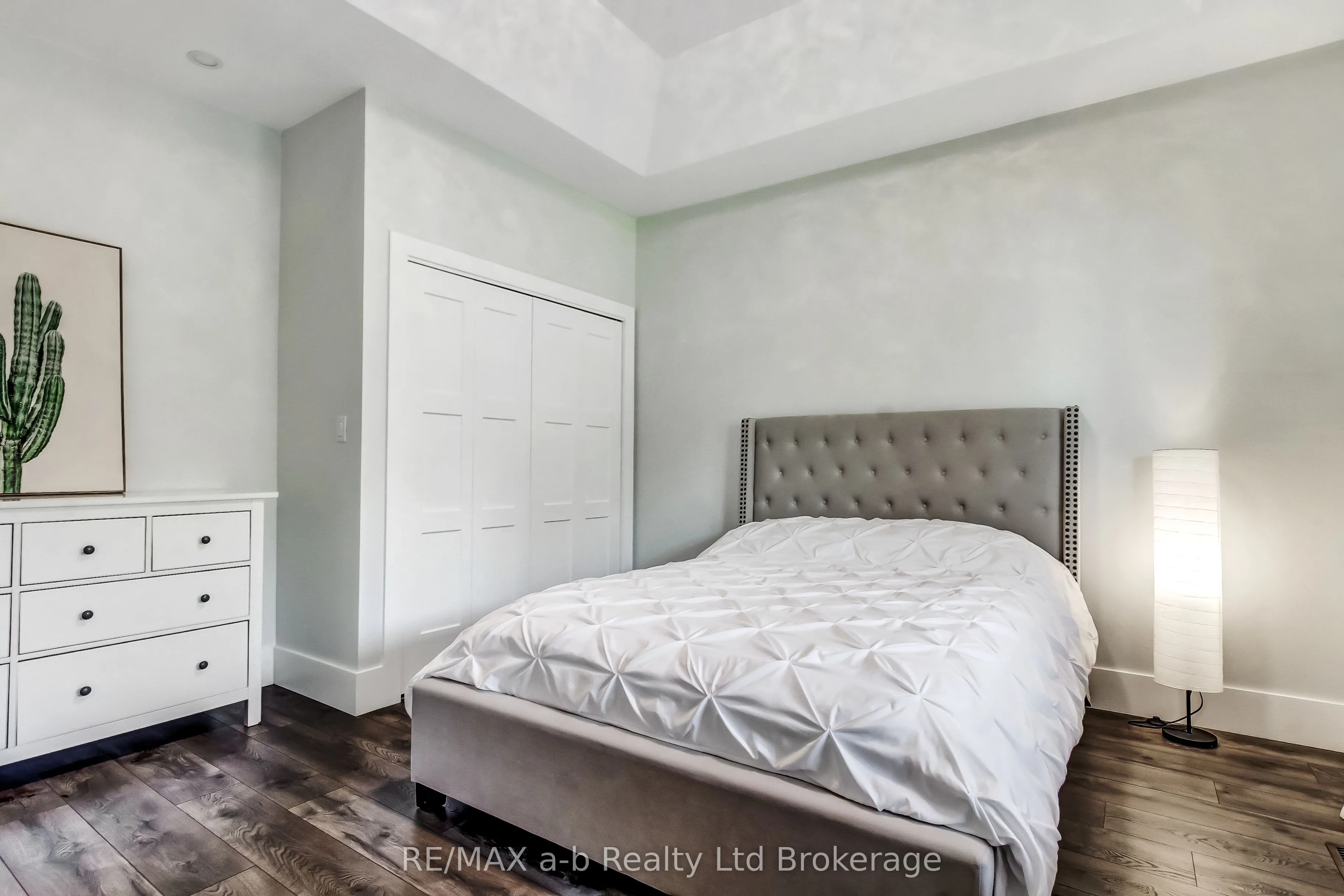 48 OTTERVIEW Drive