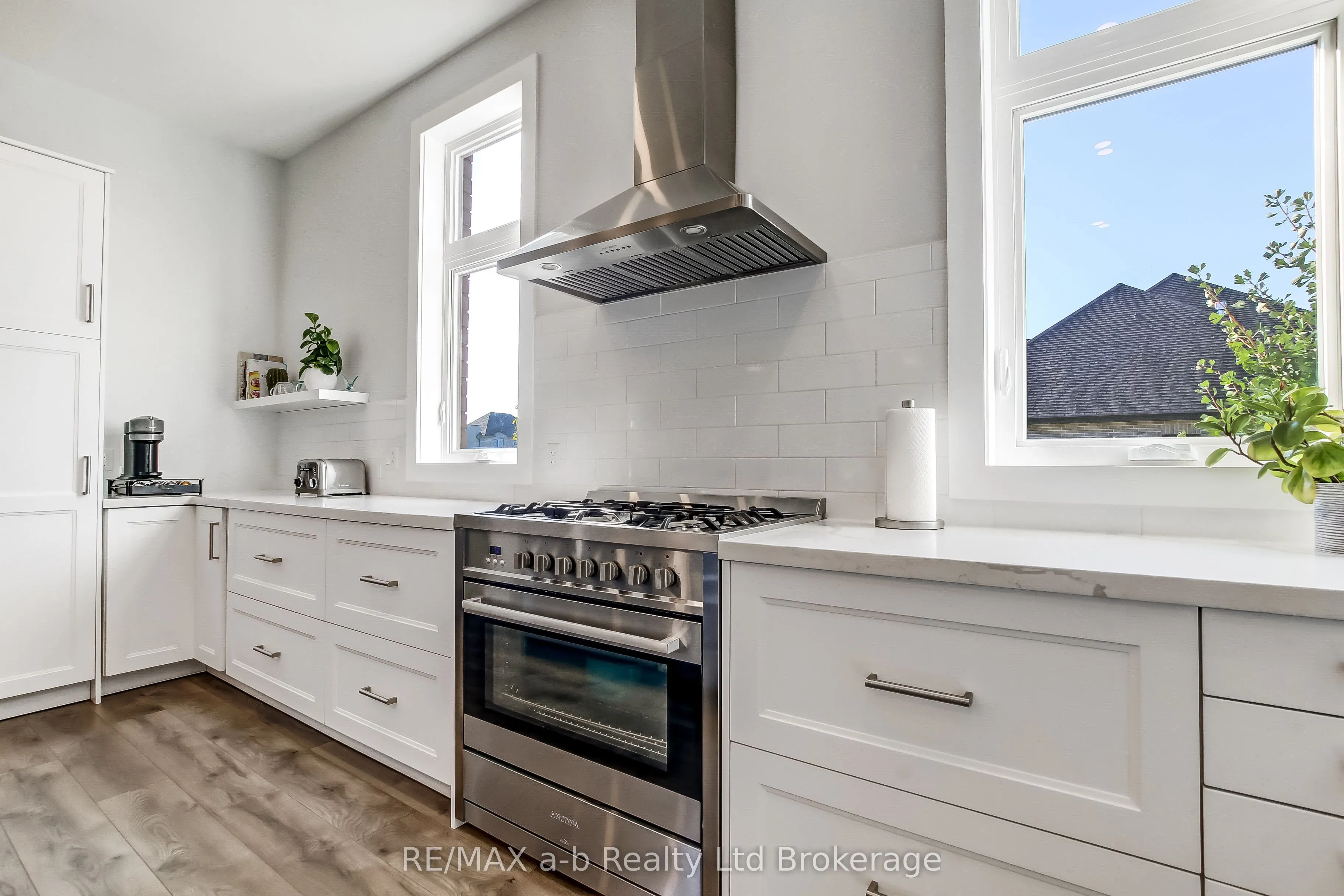 48 OTTERVIEW Drive