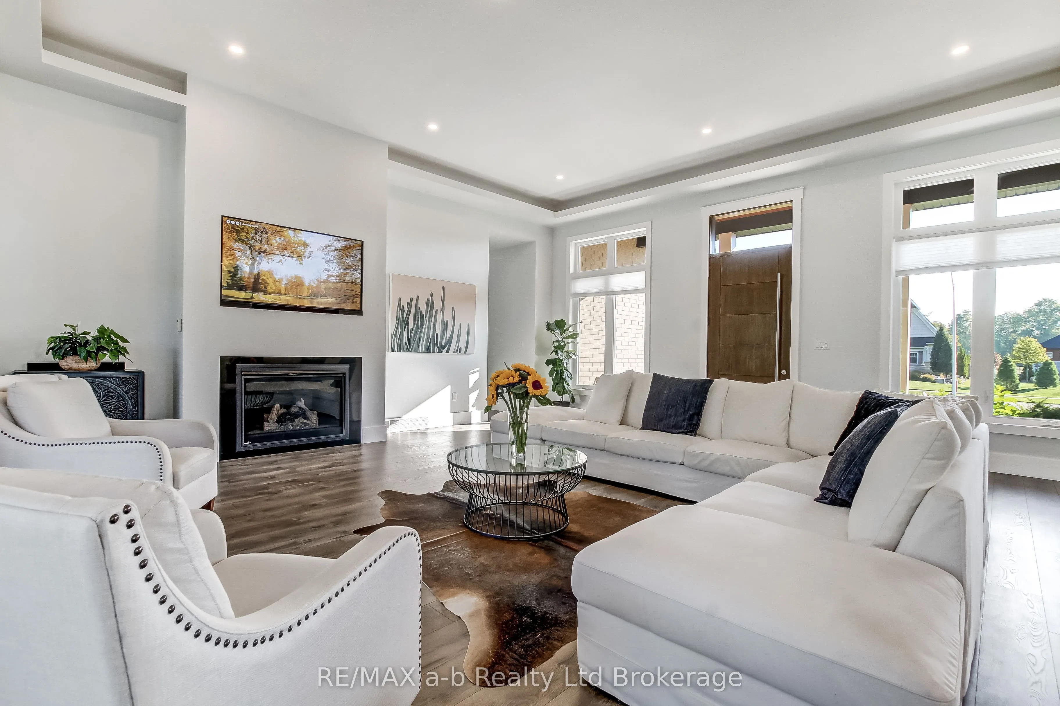 48 OTTERVIEW Drive