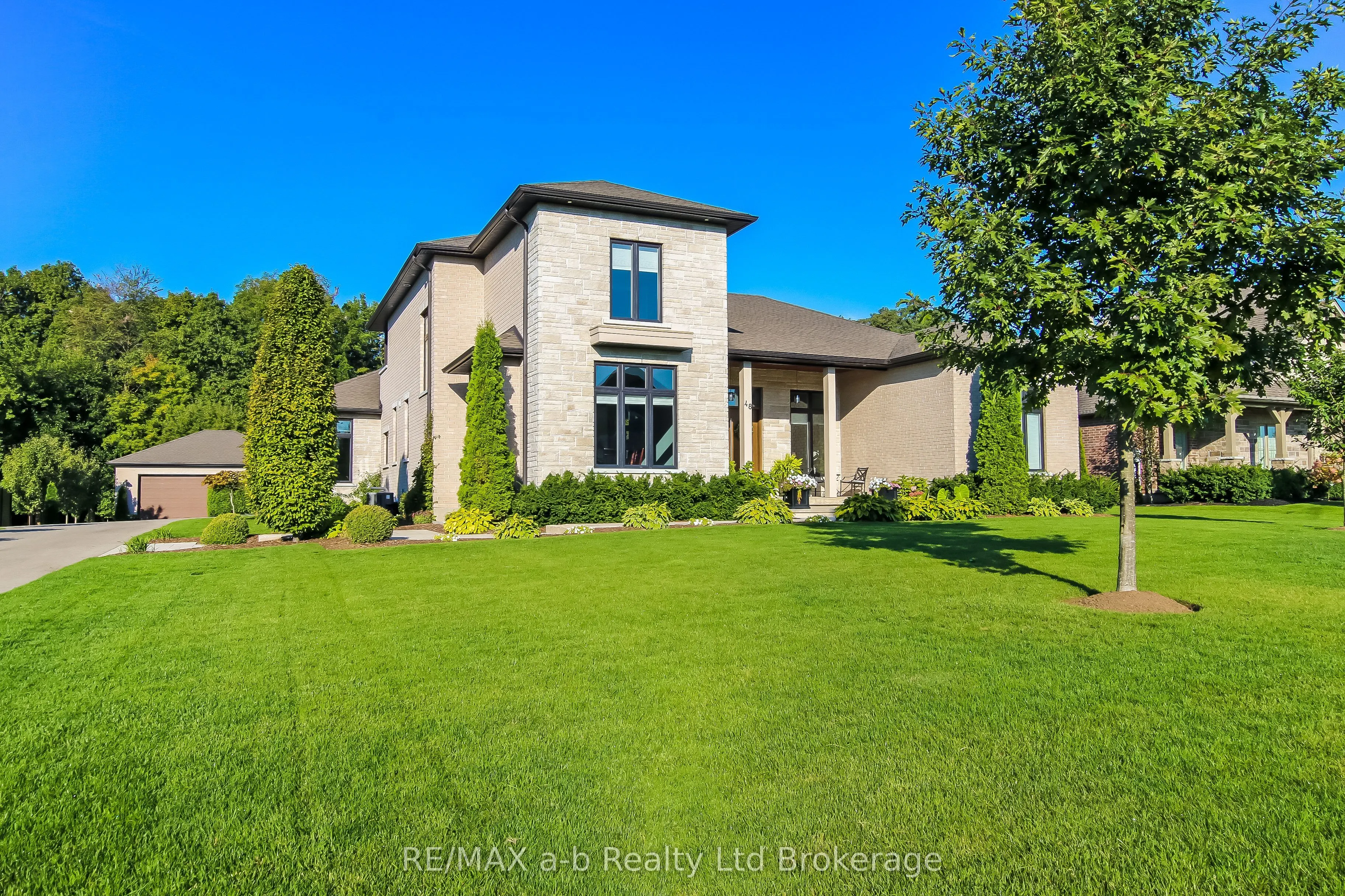 48 OTTERVIEW Drive