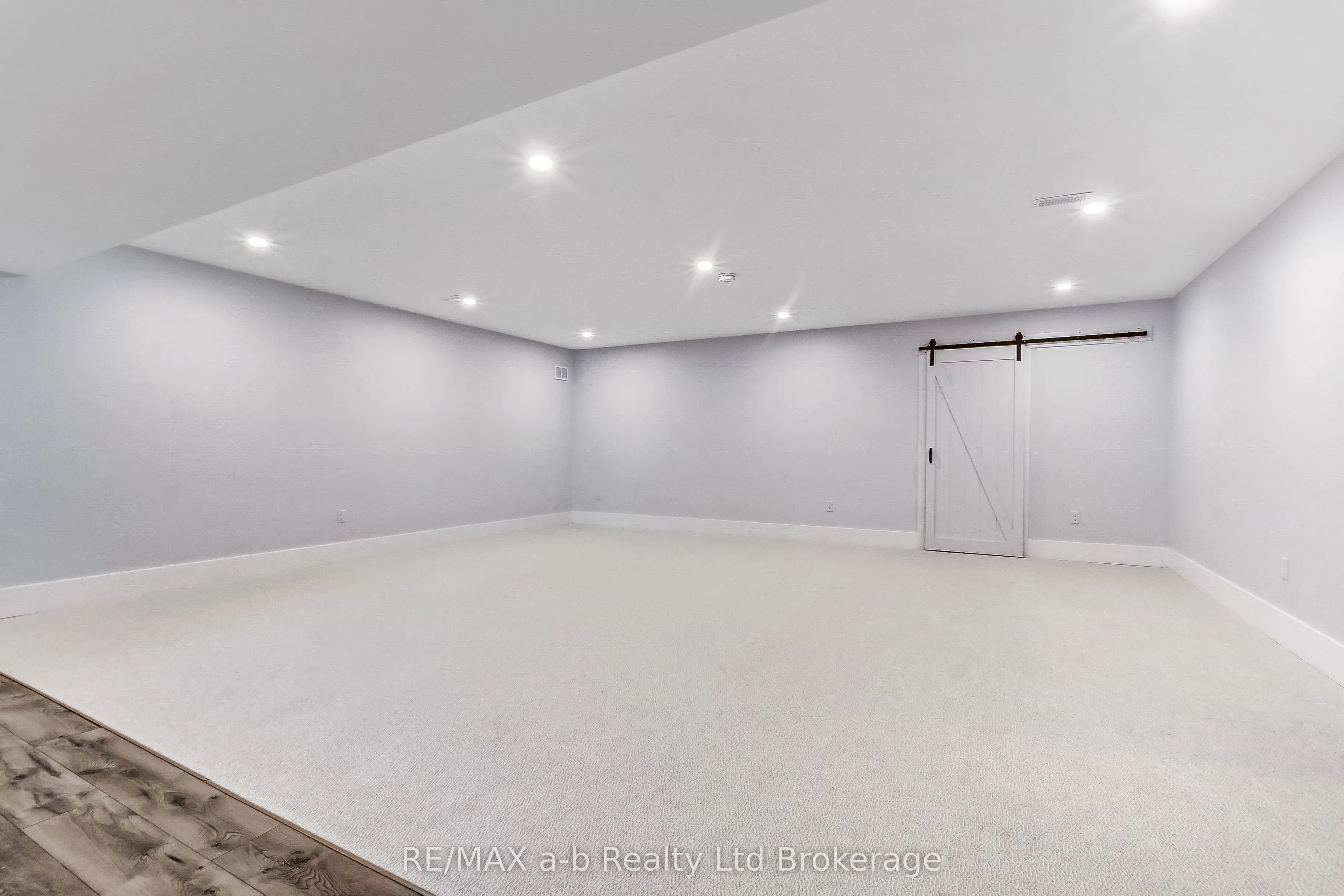 48 OTTERVIEW Drive