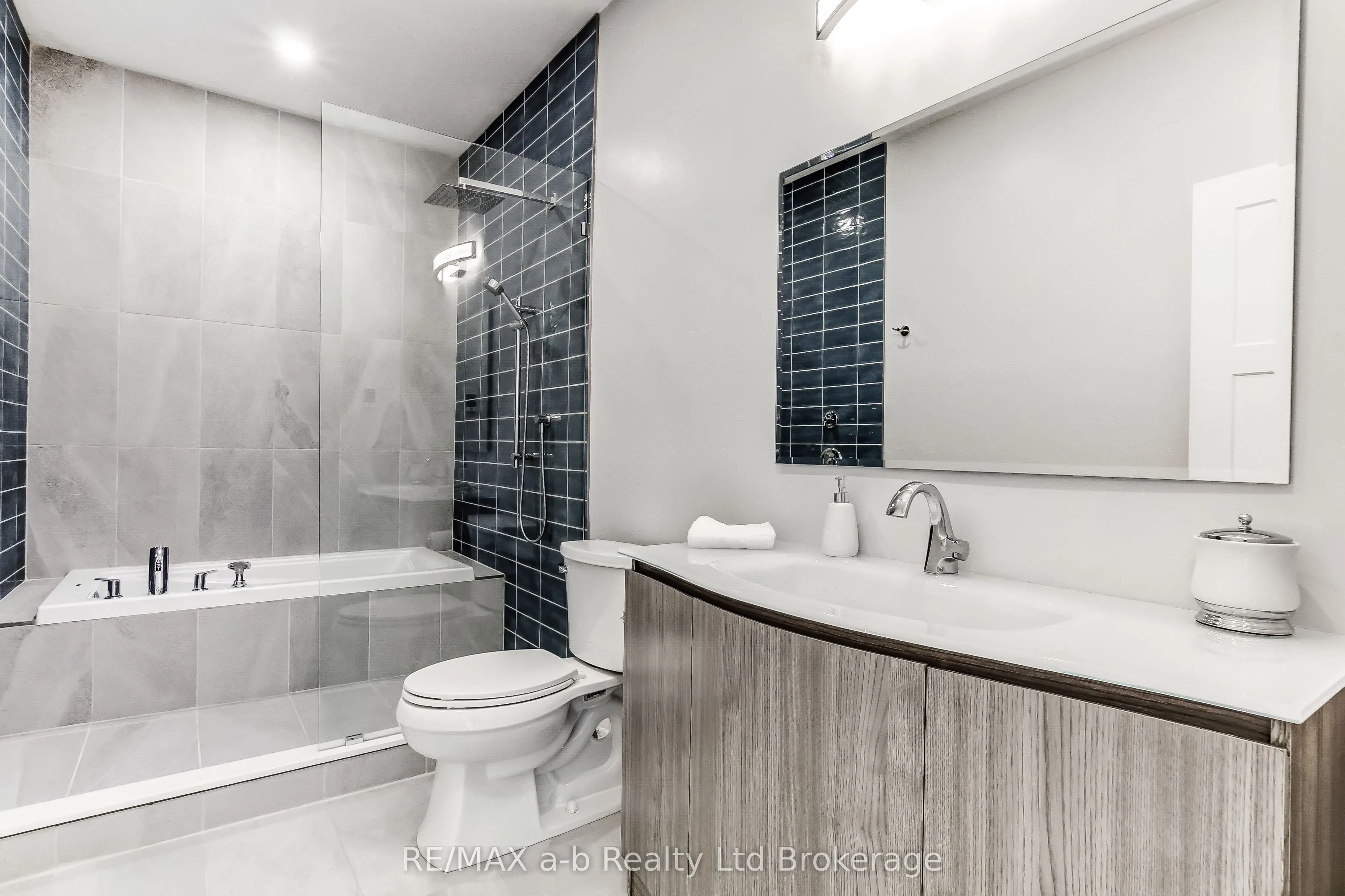 48 OTTERVIEW Drive
