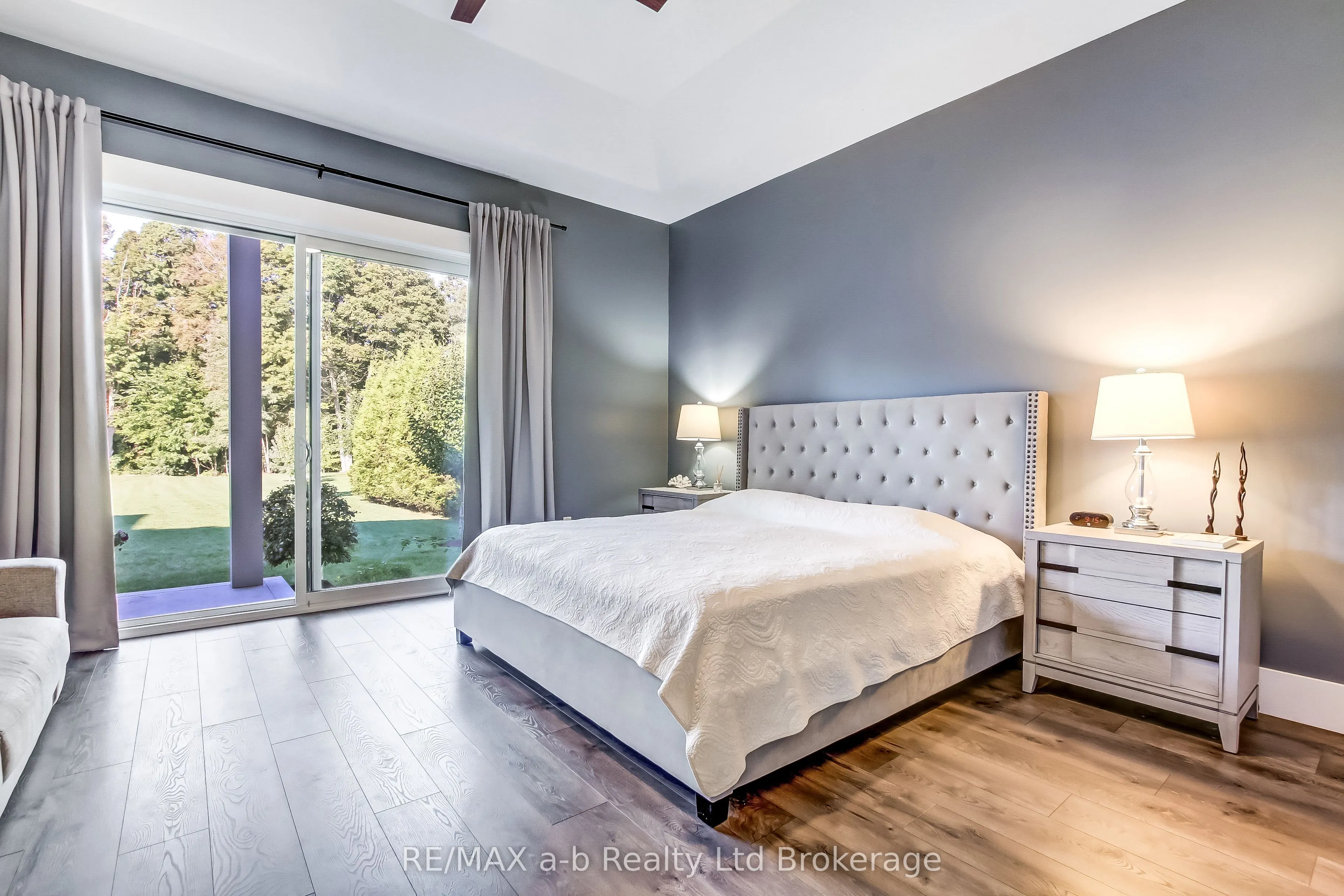 48 OTTERVIEW Drive