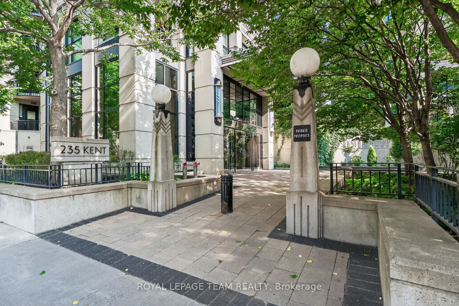 235 Kent Avenue, #1902