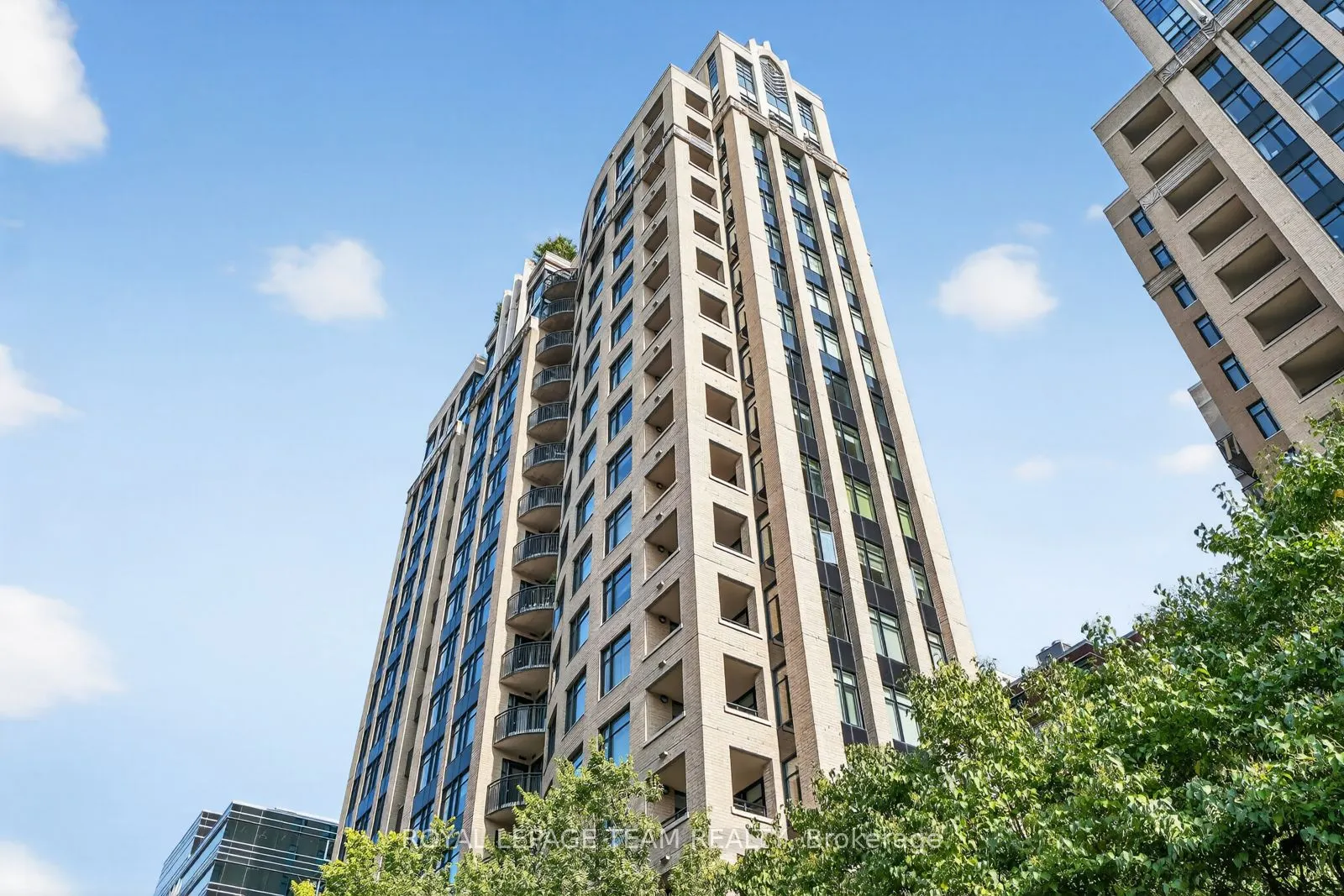 235 Kent Avenue, #1902