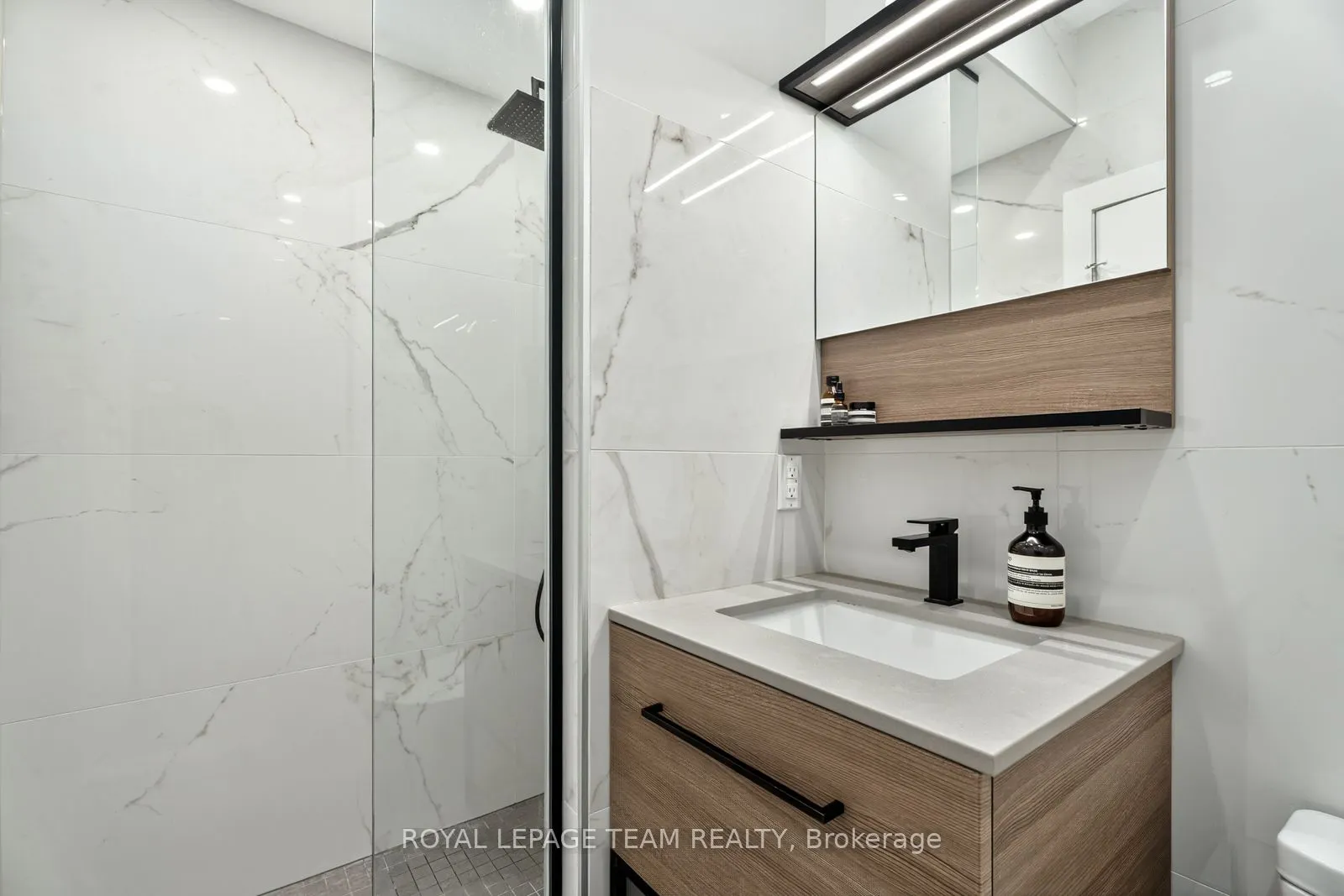 235 Kent Avenue, #1902