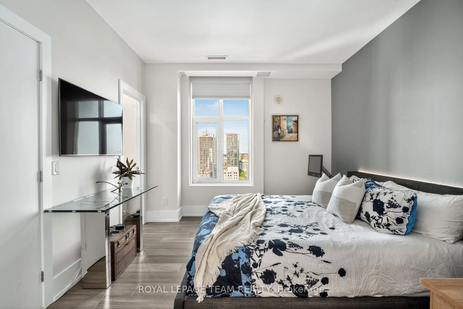 235 Kent Avenue, #1902