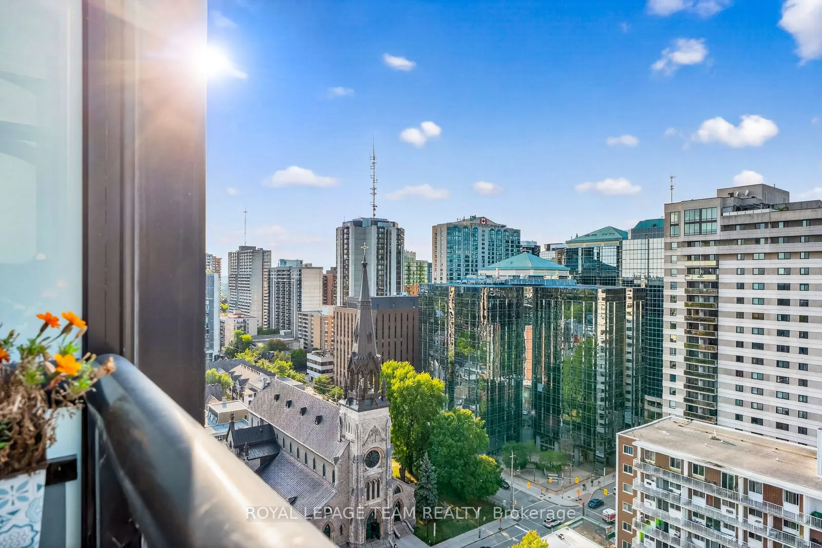 235 Kent Avenue, #1902