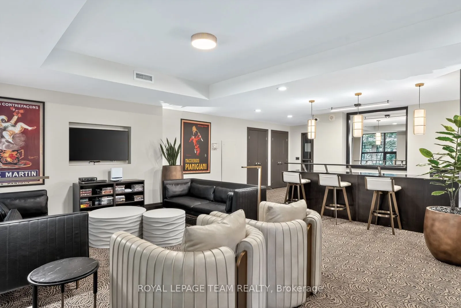 235 Kent Avenue, #1902