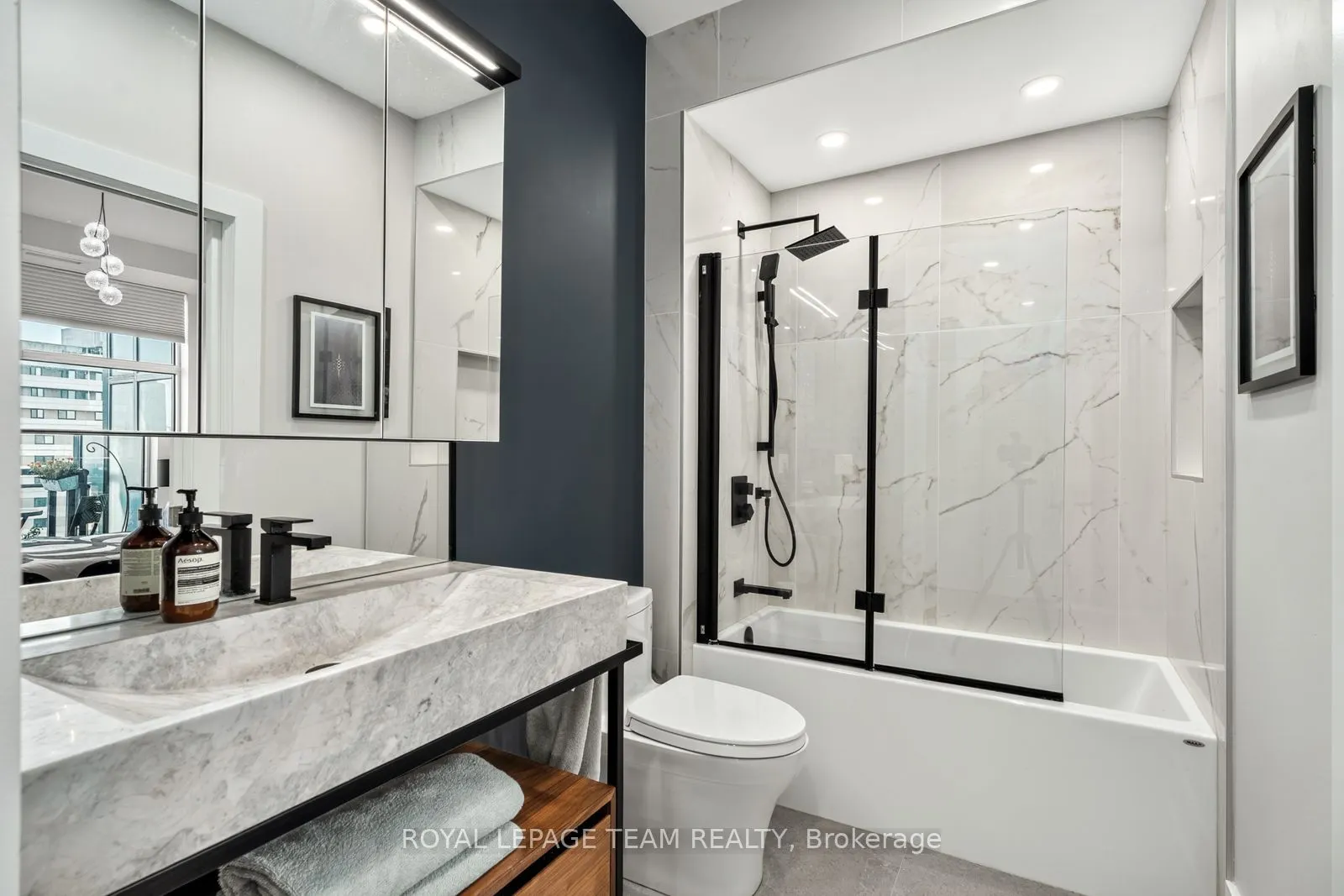 235 Kent Avenue, #1902