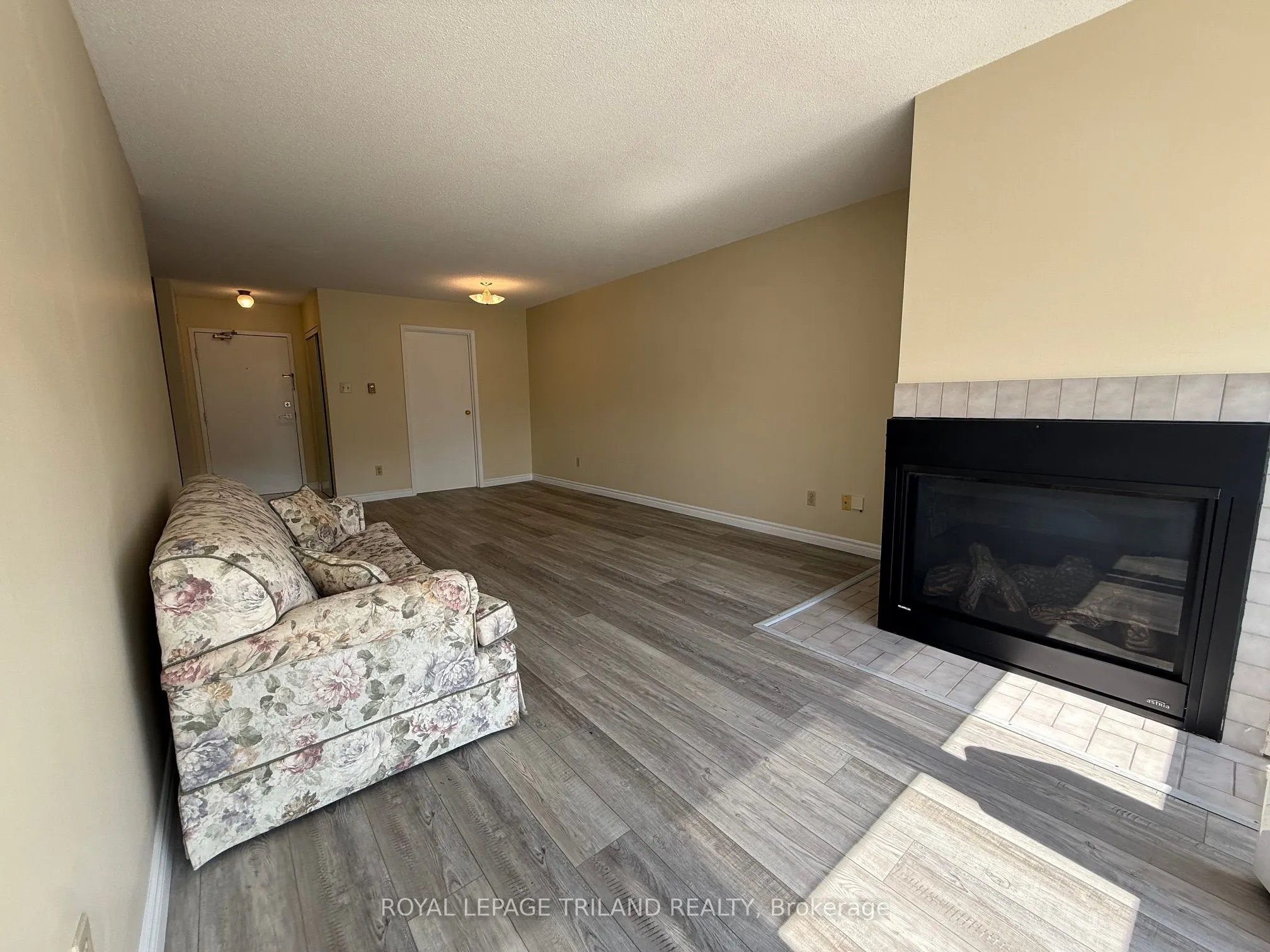 15 Jacksway Crescent, #308