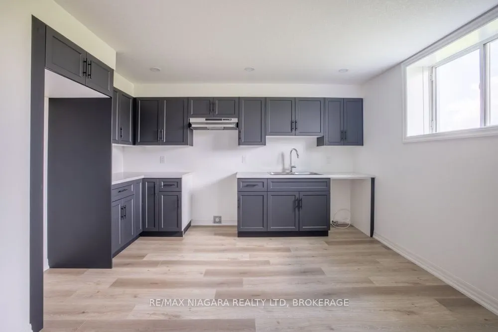 158 Hillcrest Road, #Lower