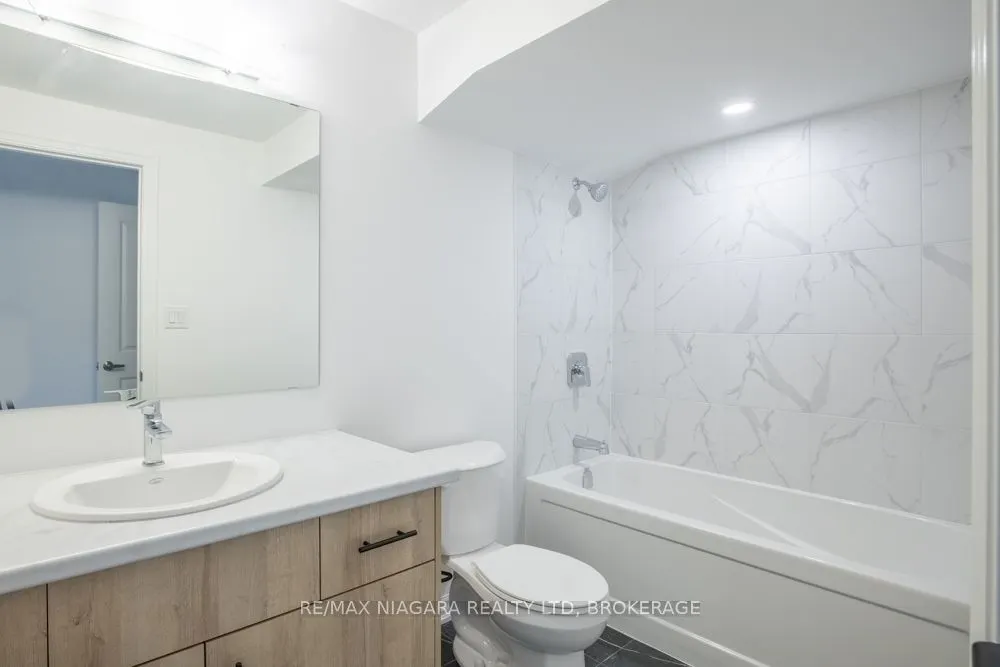 158 Hillcrest Road, #Lower