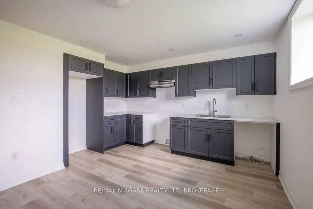 158 Hillcrest Road, #Lower