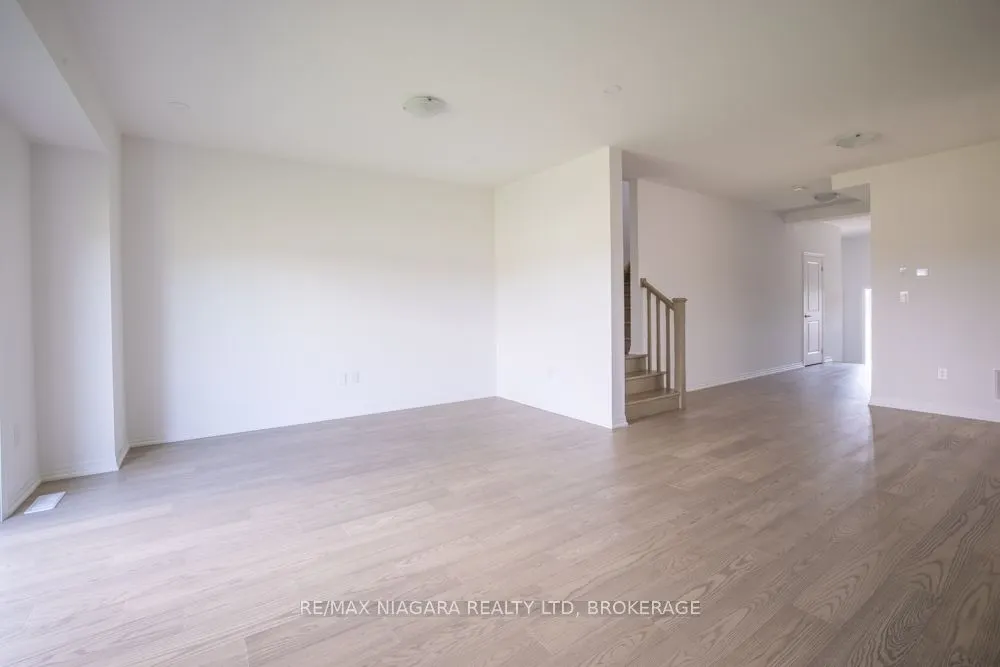 158 Hillcrest Road, #Main
