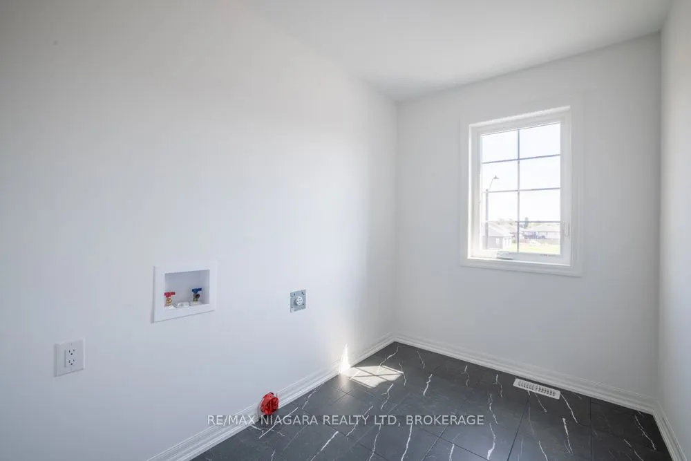 158 Hillcrest Road, #Main