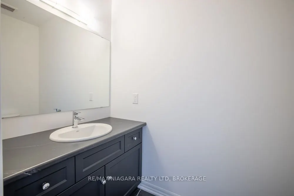 158 Hillcrest Road, #Main