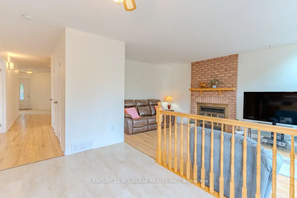612 Chenier Way