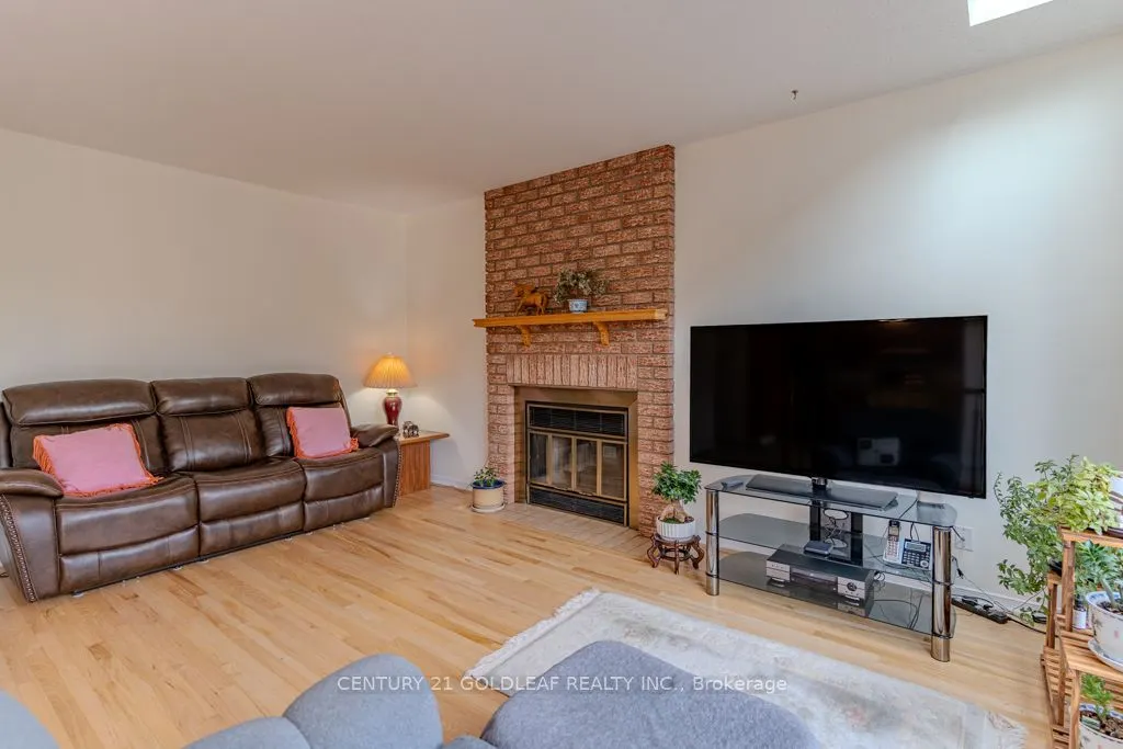 612 Chenier Way