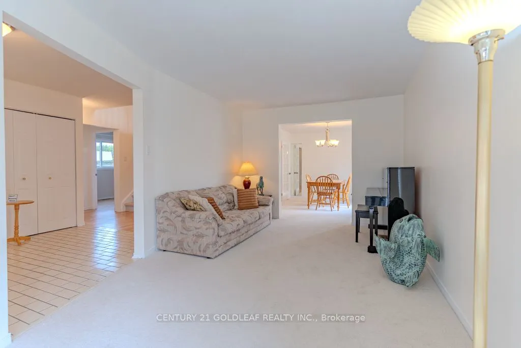 612 Chenier Way