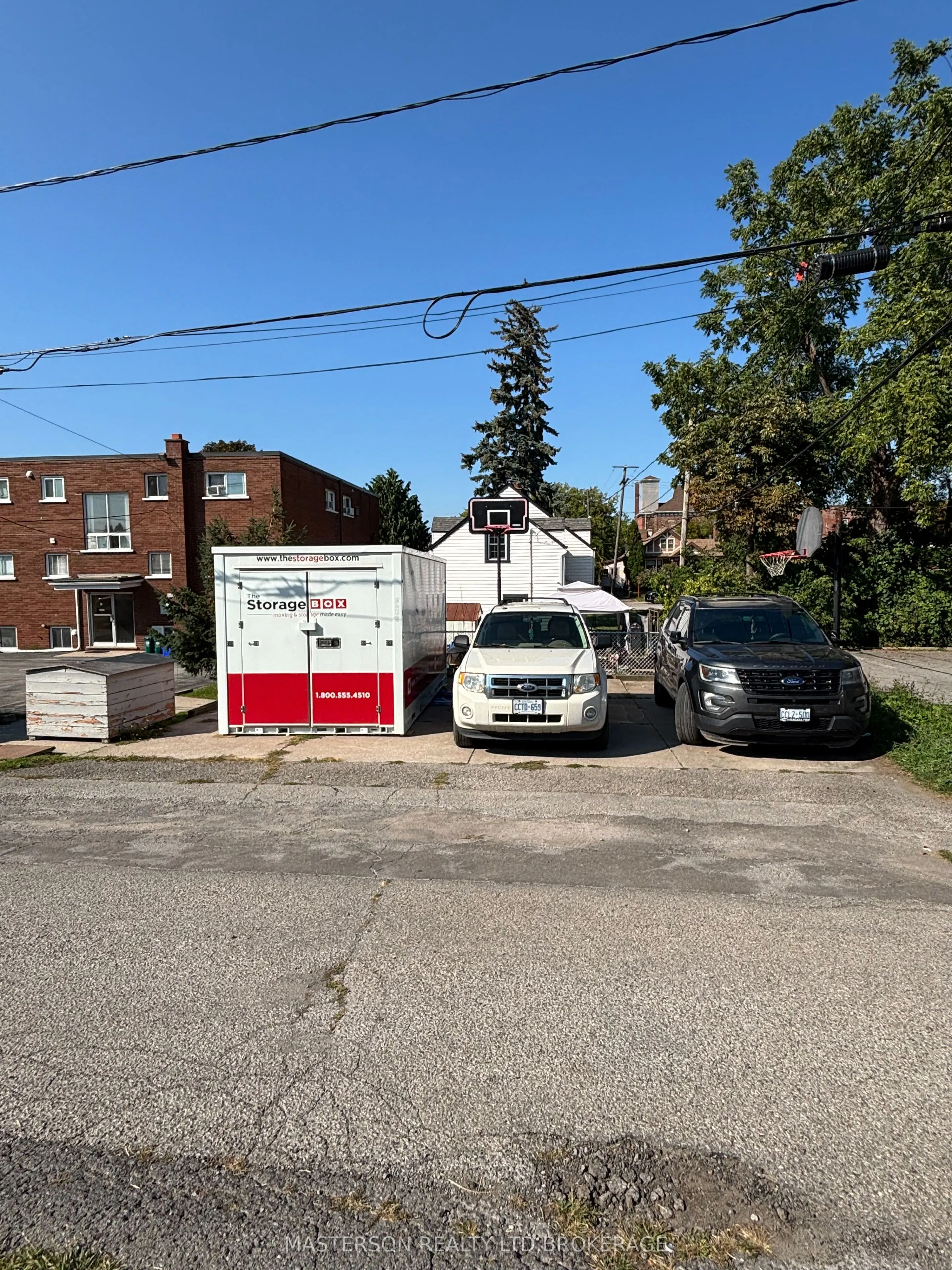 12 Chestnut Street E