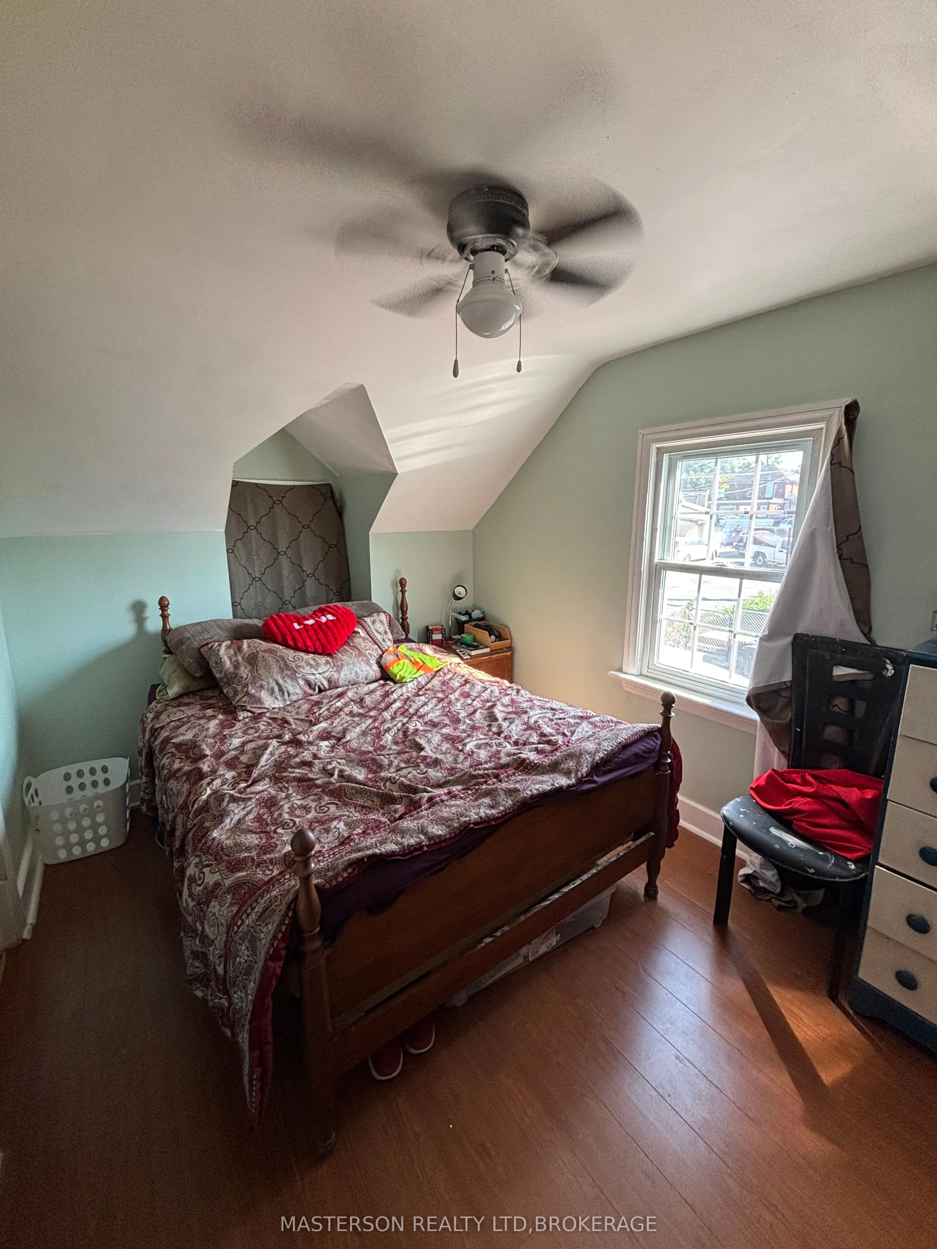12 Chestnut Street E