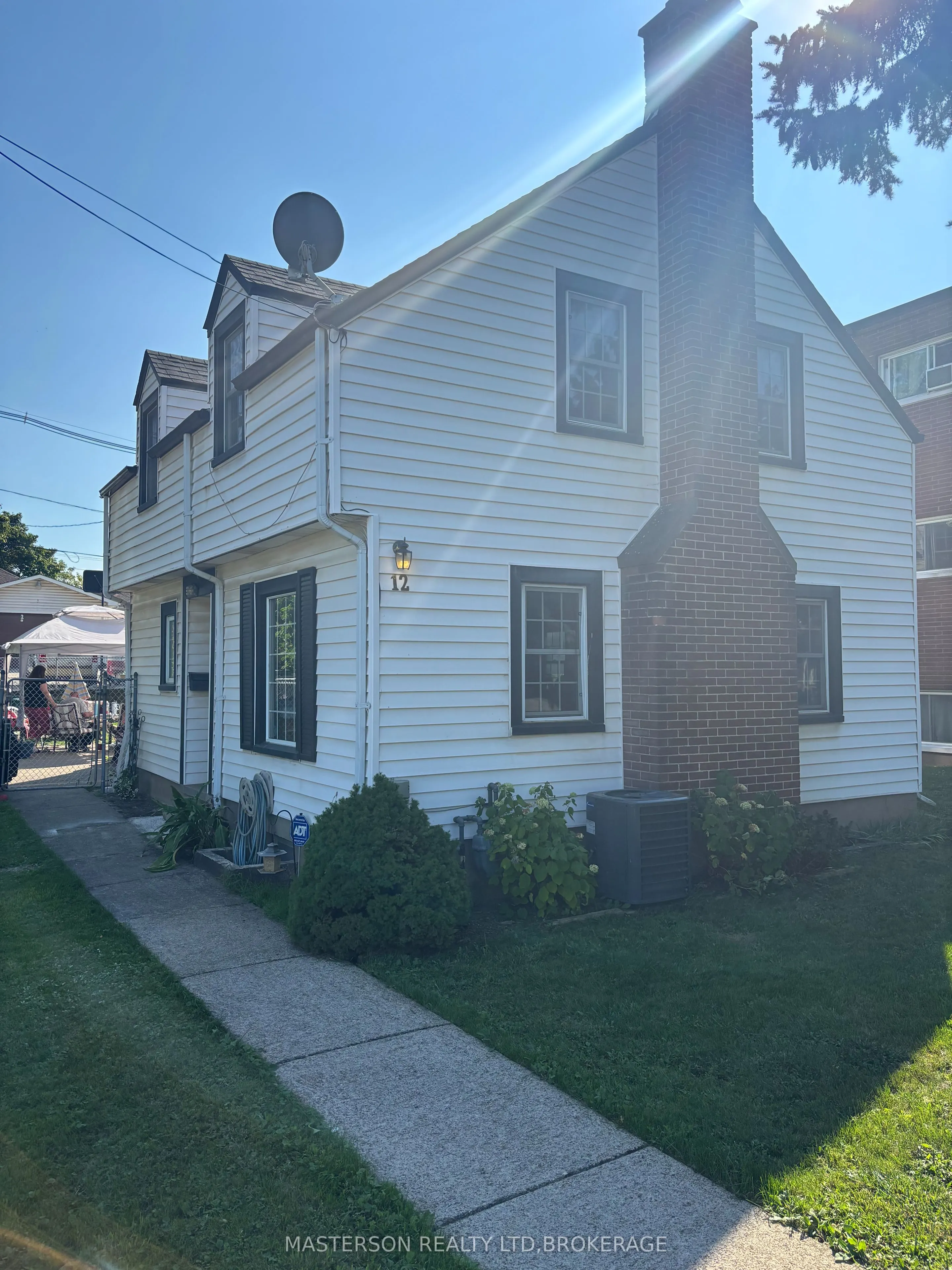 12 Chestnut Street E
